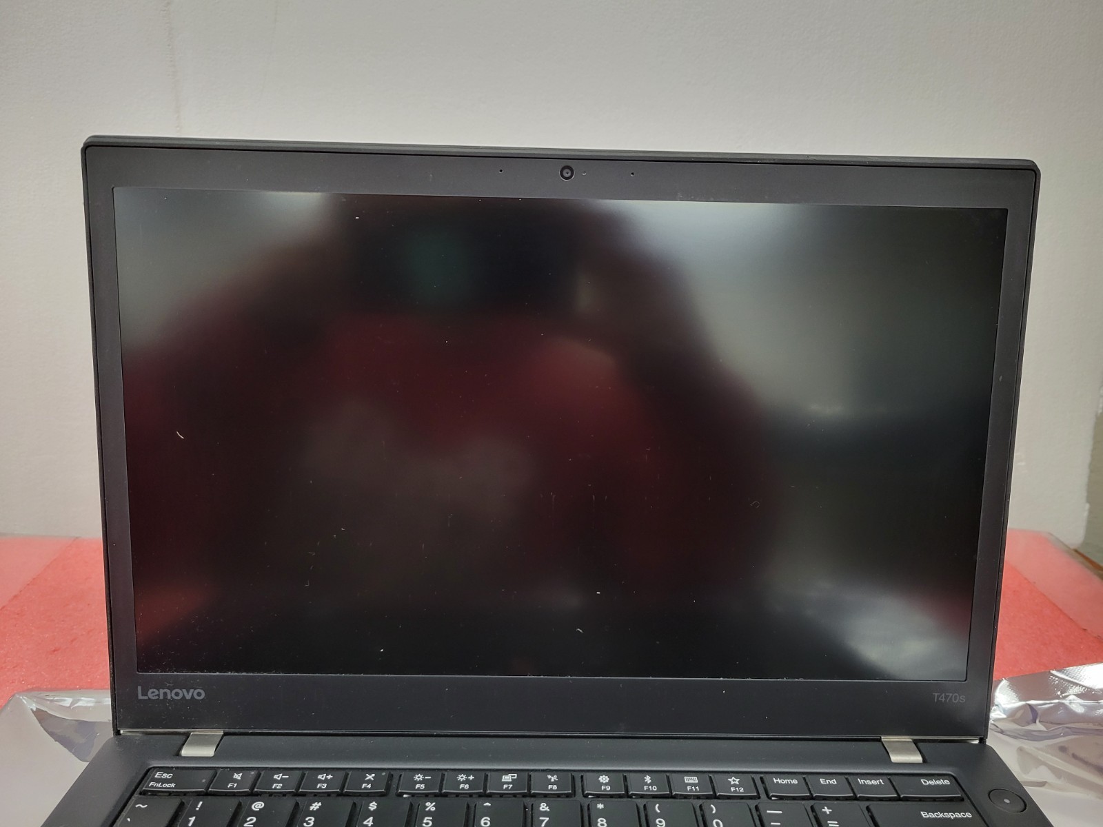 Lenovo ThinkPad T470S 14″ i5-7300U 4GB RAM *NO HDD/OS/COVER/BATT/AS IS* | LP522