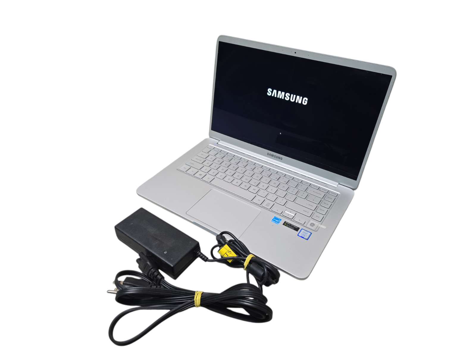 Samsung Notebook 9 15″ NP900X5N i7-7500U@2.7GHz 16GB Ram 500GB SSD Win 11 Tested