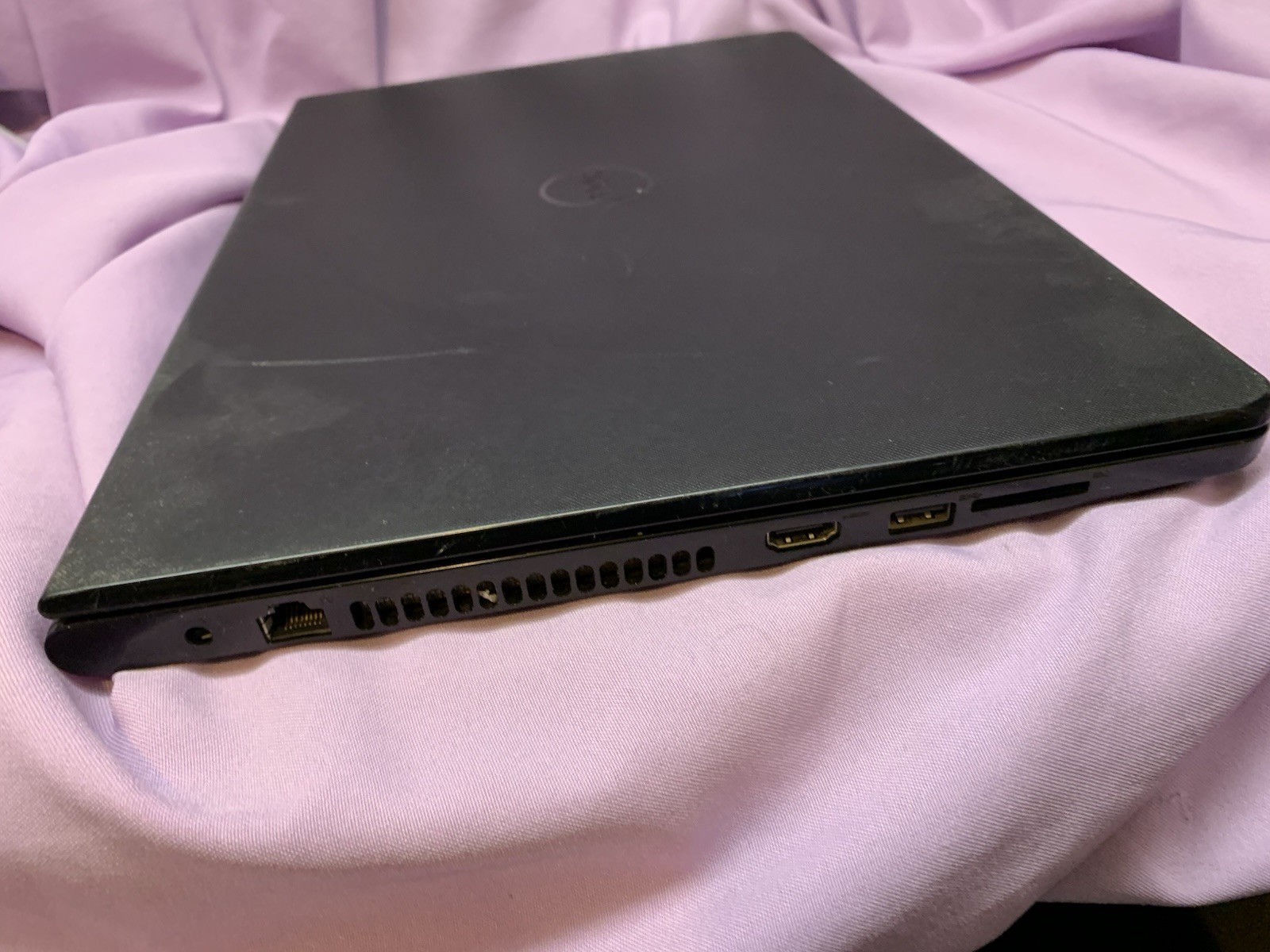 Dell Inspiron 15 P47F 15.6″ Laptop. Read Description