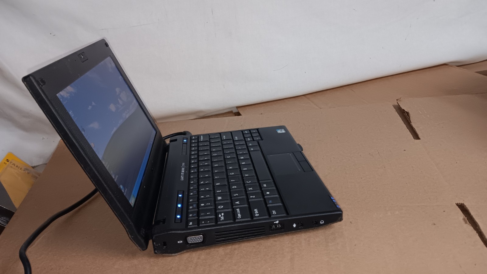 Dell Latitude 2110 Laptop Intel Atom N470 @ 1.83GHz 2GB 10.1″ LCD Windows XP pro