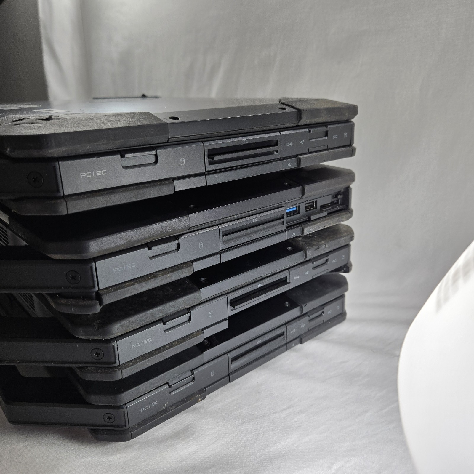 Lot of (4) Dell 14 Rugged 5404 i7-4650U 1.7GHz 8GB RAM No SSD/OS No Bat – READ