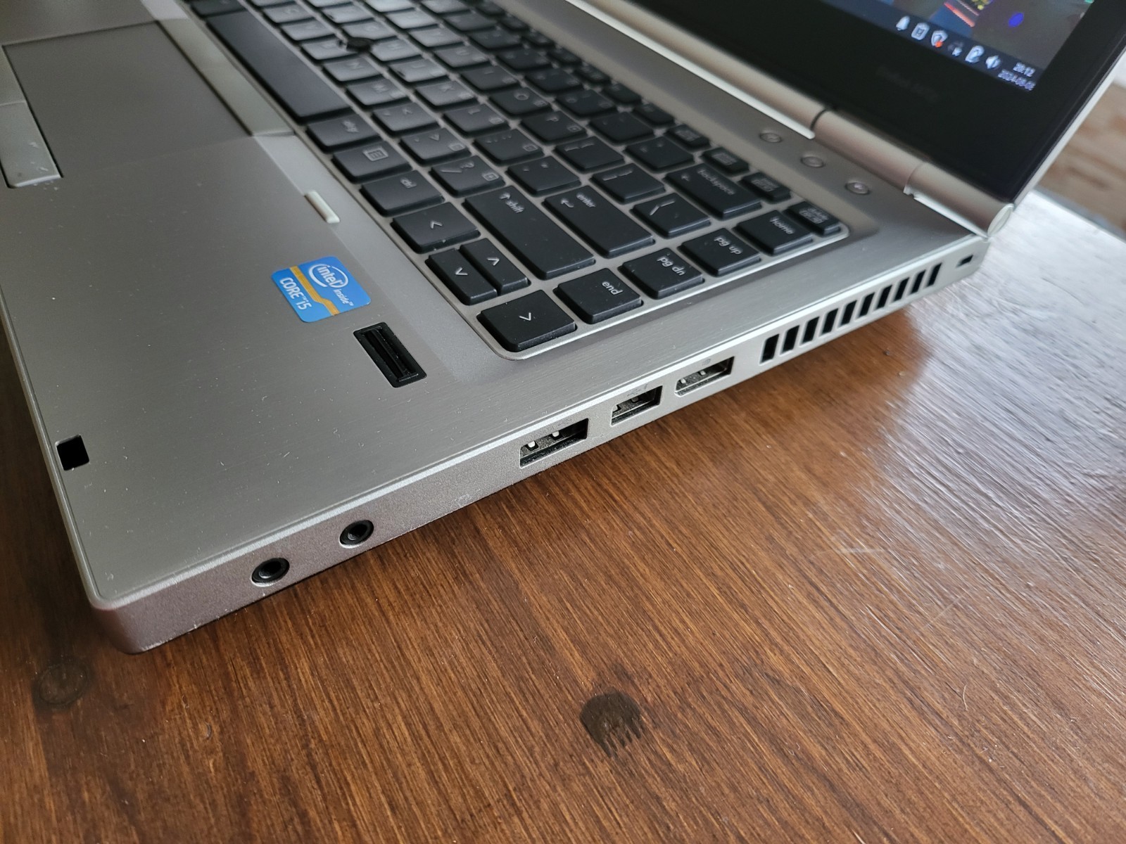 HP Elitebook 8470p Laptop – i5, 64gb SSD, 4gb RAM.