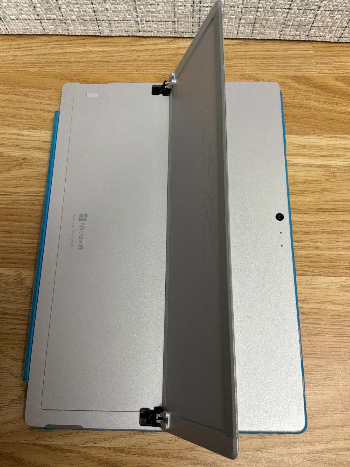 Microsoft Surface Pro 4 i5-6300U 4GB RAM 128GB SSD Intel HD 520 Windows 11