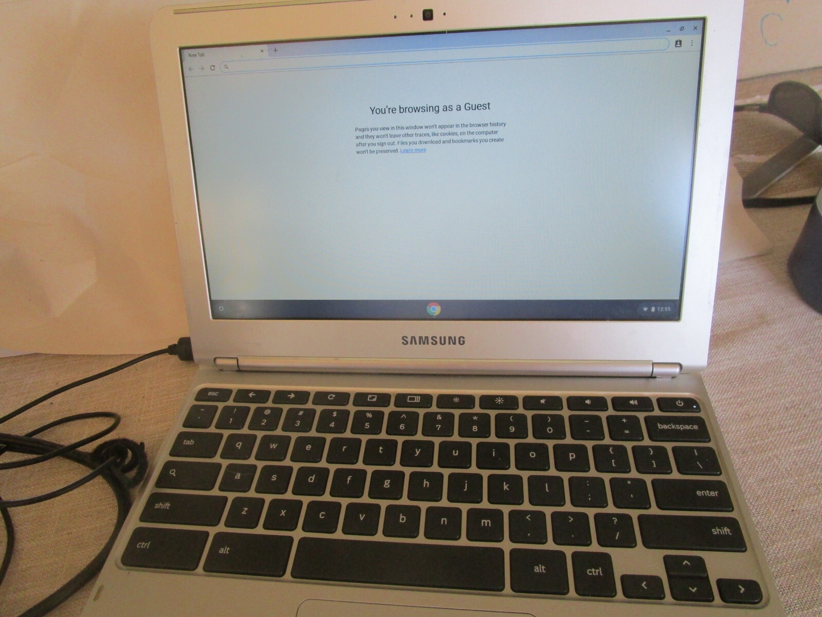 Samsung Laptop Chromebook XE303C12-A01US Dual-Core 1.7GHz 2GB 16GB w/charger