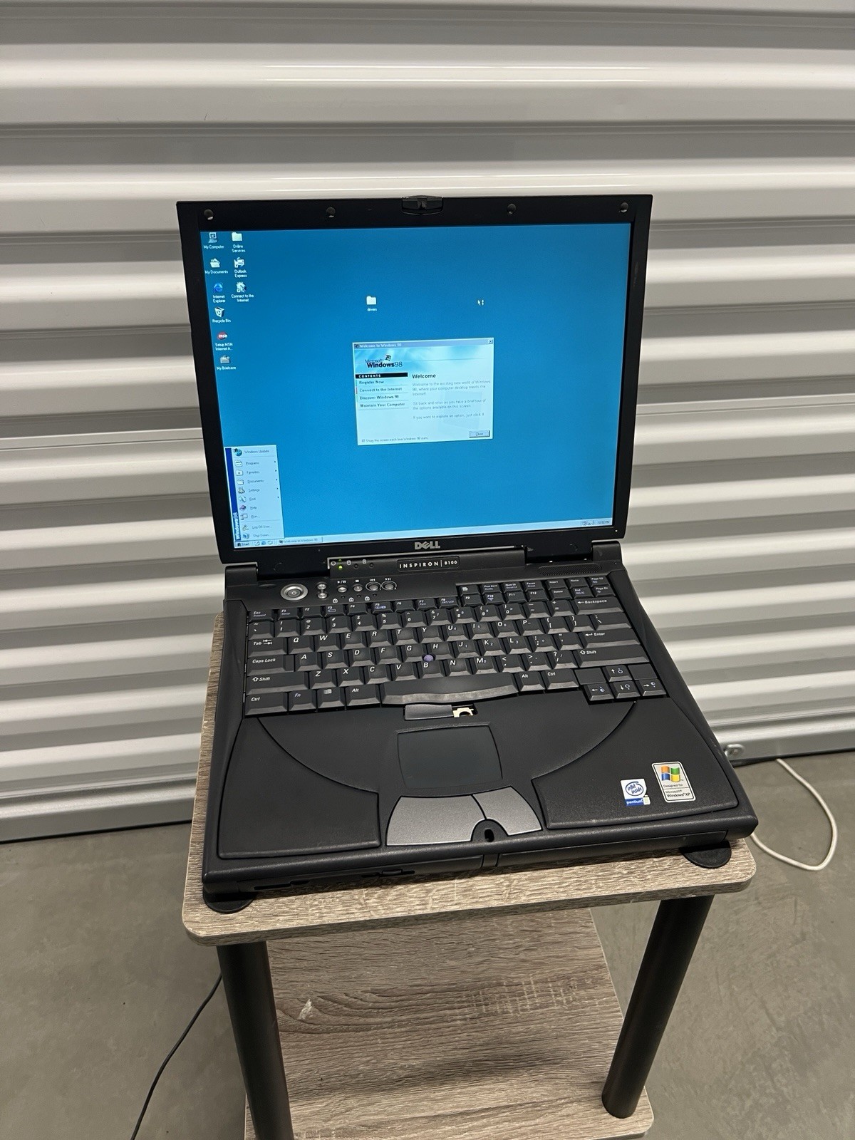 Dell Inspiron 8100 PP01X Pentium III Windows 98 Laptop DVD Floppy RS232 Nvidia