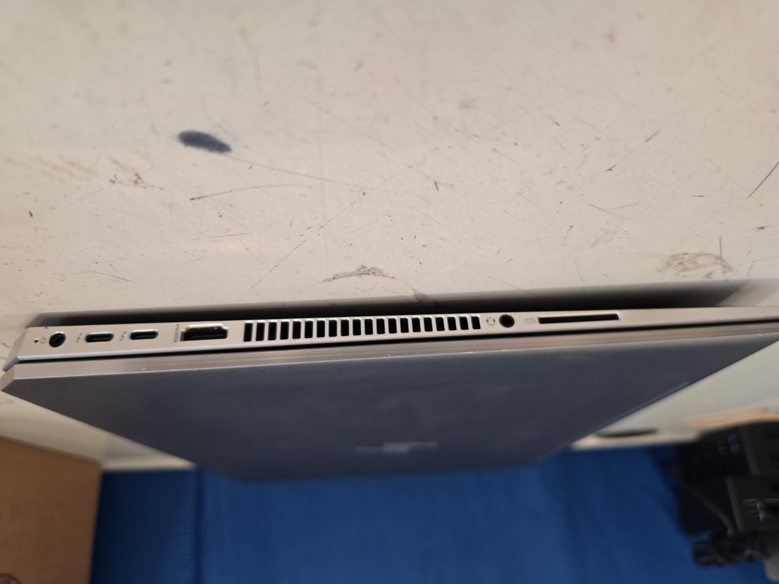 HP Zbook Studio x360 G5 Touch 15.6″ Xeon E-2176M 16GB/512GB Quadro P1000 11 Pro