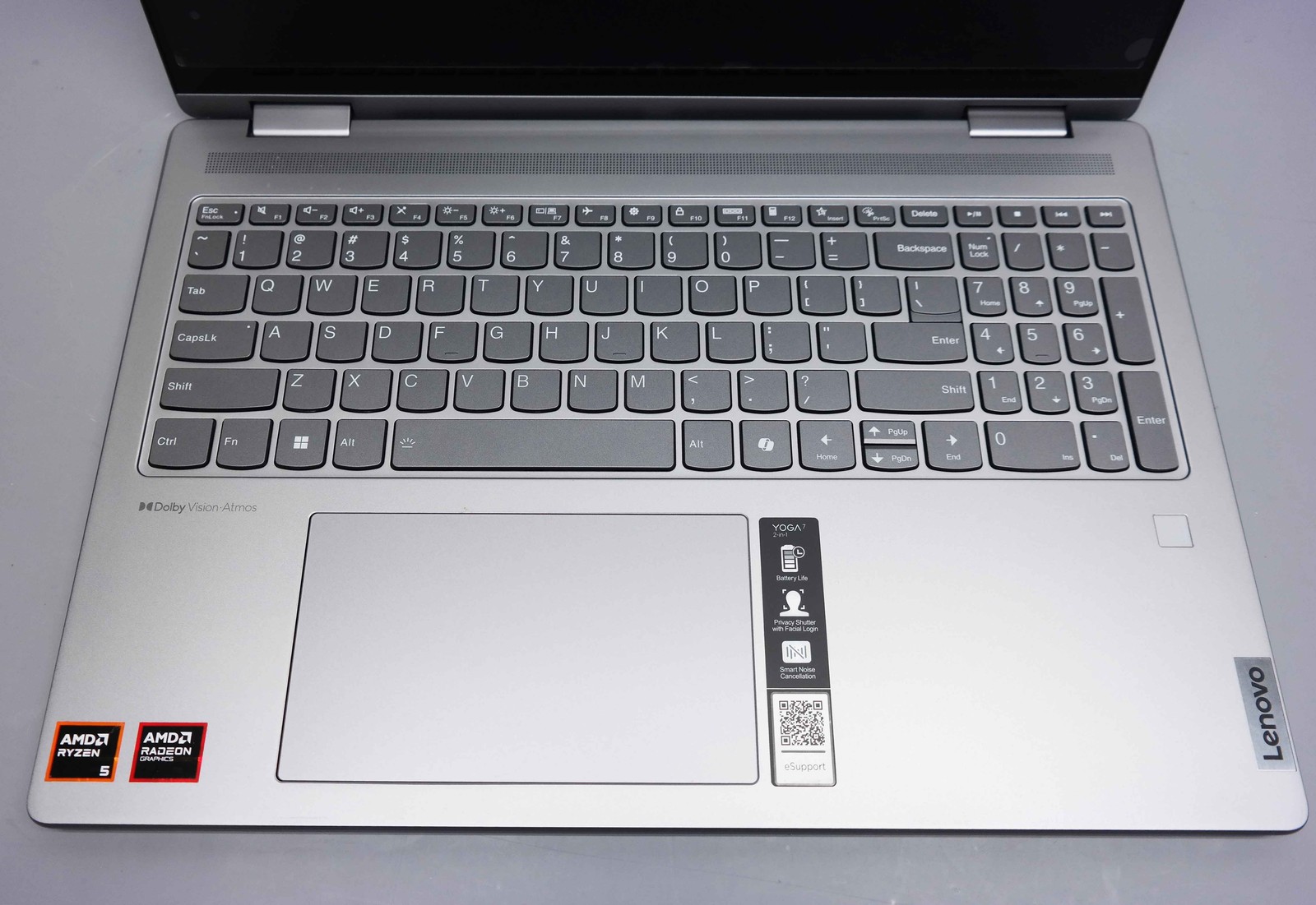 Lenovo Yoga 7 16″ AMD Ryzen 5 8640HS 8GB 512GB SSD