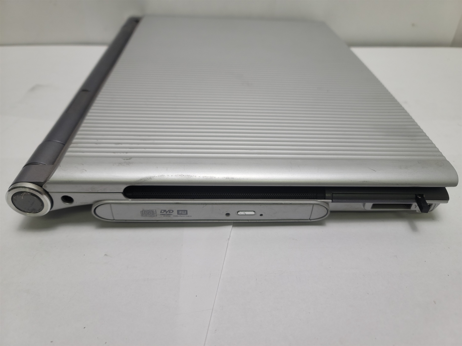 EliteGroup 600L Laptop, Intel Pentium M 1.70GHz , 500MB RAM, DVD-RW