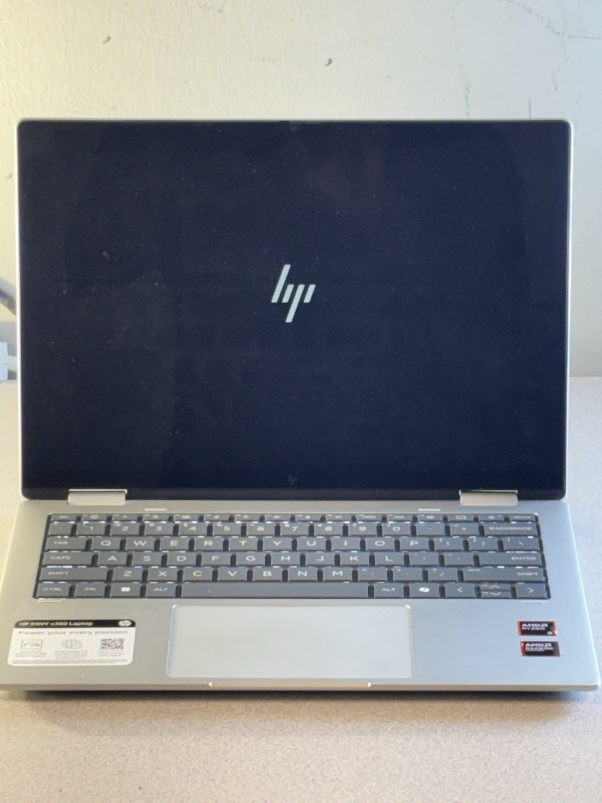HP Envy X360 2-in-1 14| Ryzen 5 8650HS Radeon 760M Gr 16GB RAM 512GB SSD Touchs