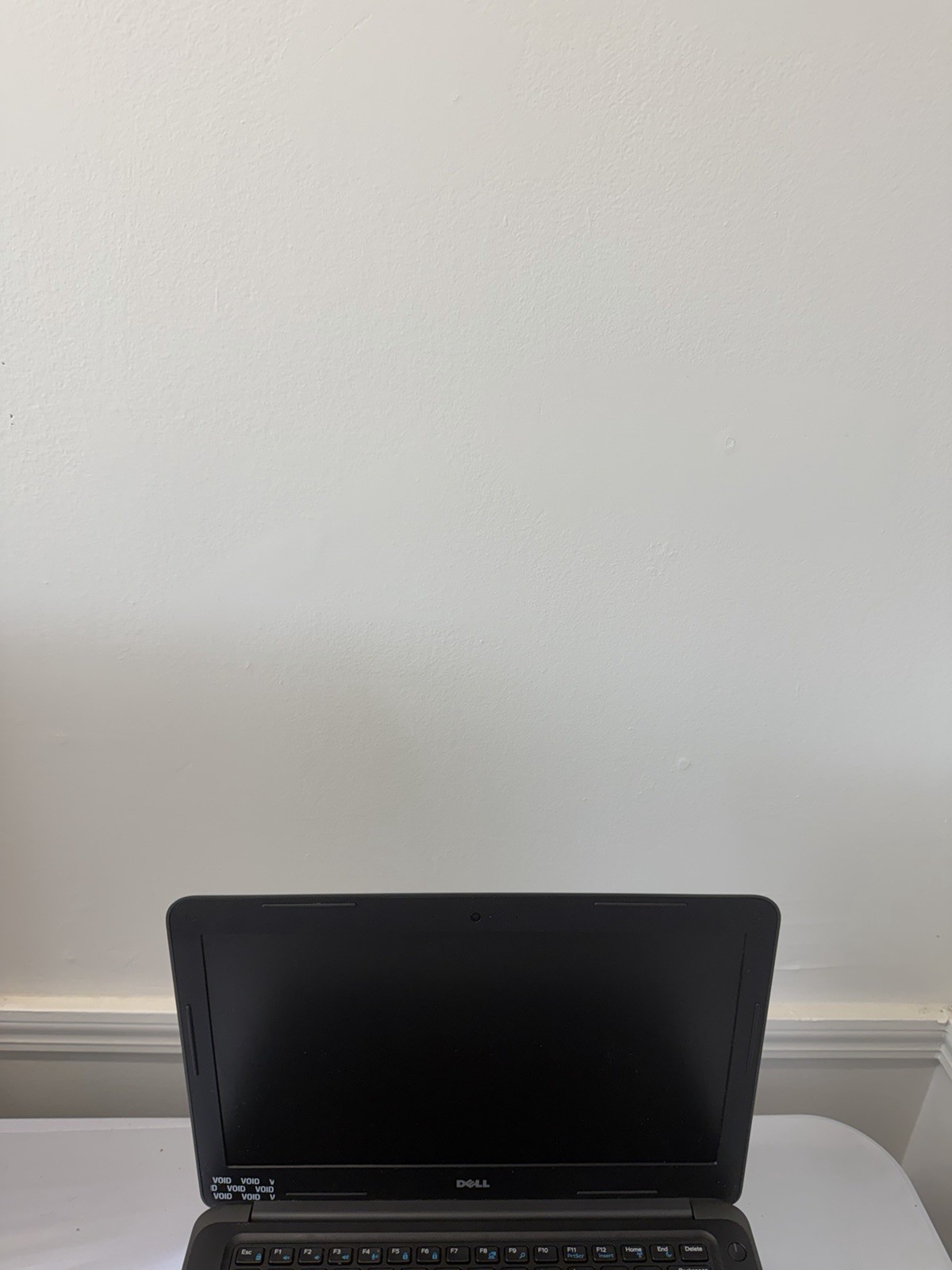 Dell Latitude 3380 Laptop – Intel i3-6006U – RAM 4GB – Read Des