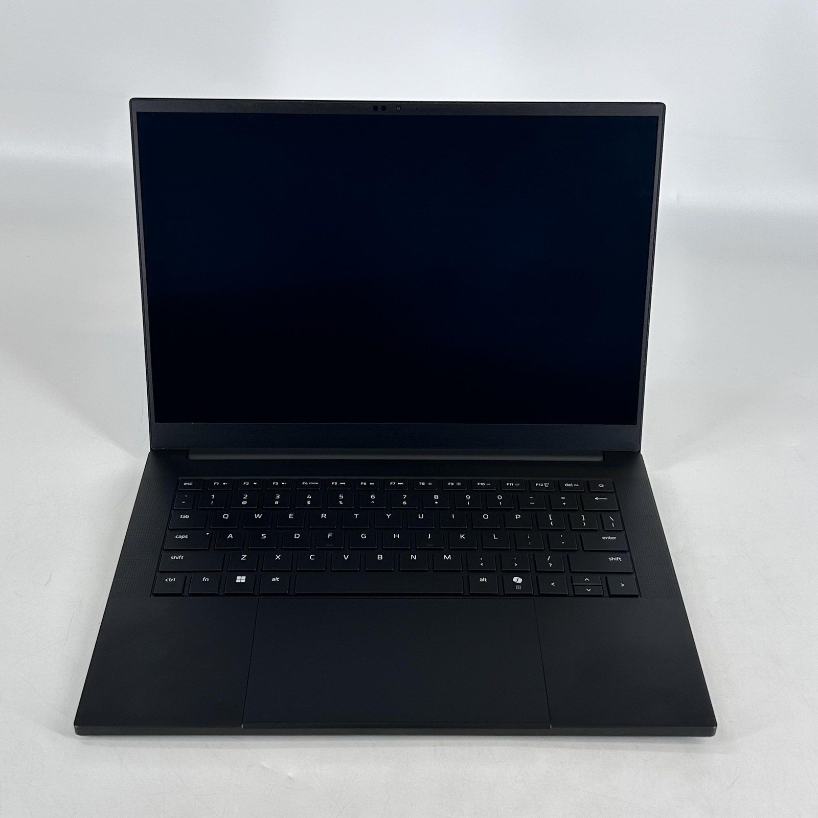 Razer Blade 14 120Hz QHD+ 2025 2.0 GHz Ryzen AI 9 365 32GB 1TB SSD RTX 5070-READ