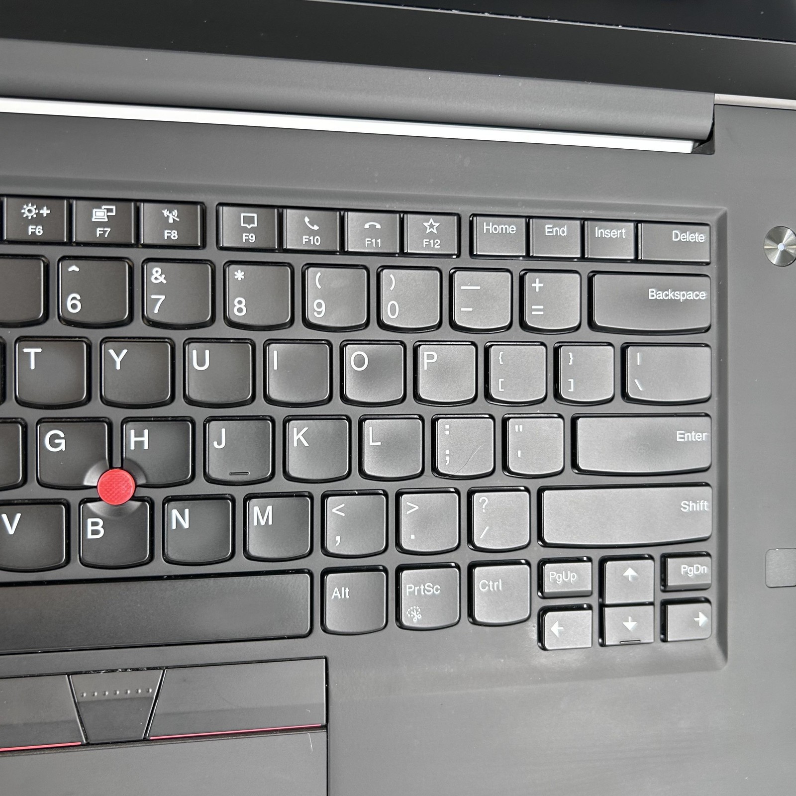 Lenovo ThinkPad P1 Gen 3 15 FHD i7-10850H 2.70GHz 32GB 512GB Quadro T2000 Max-Q
