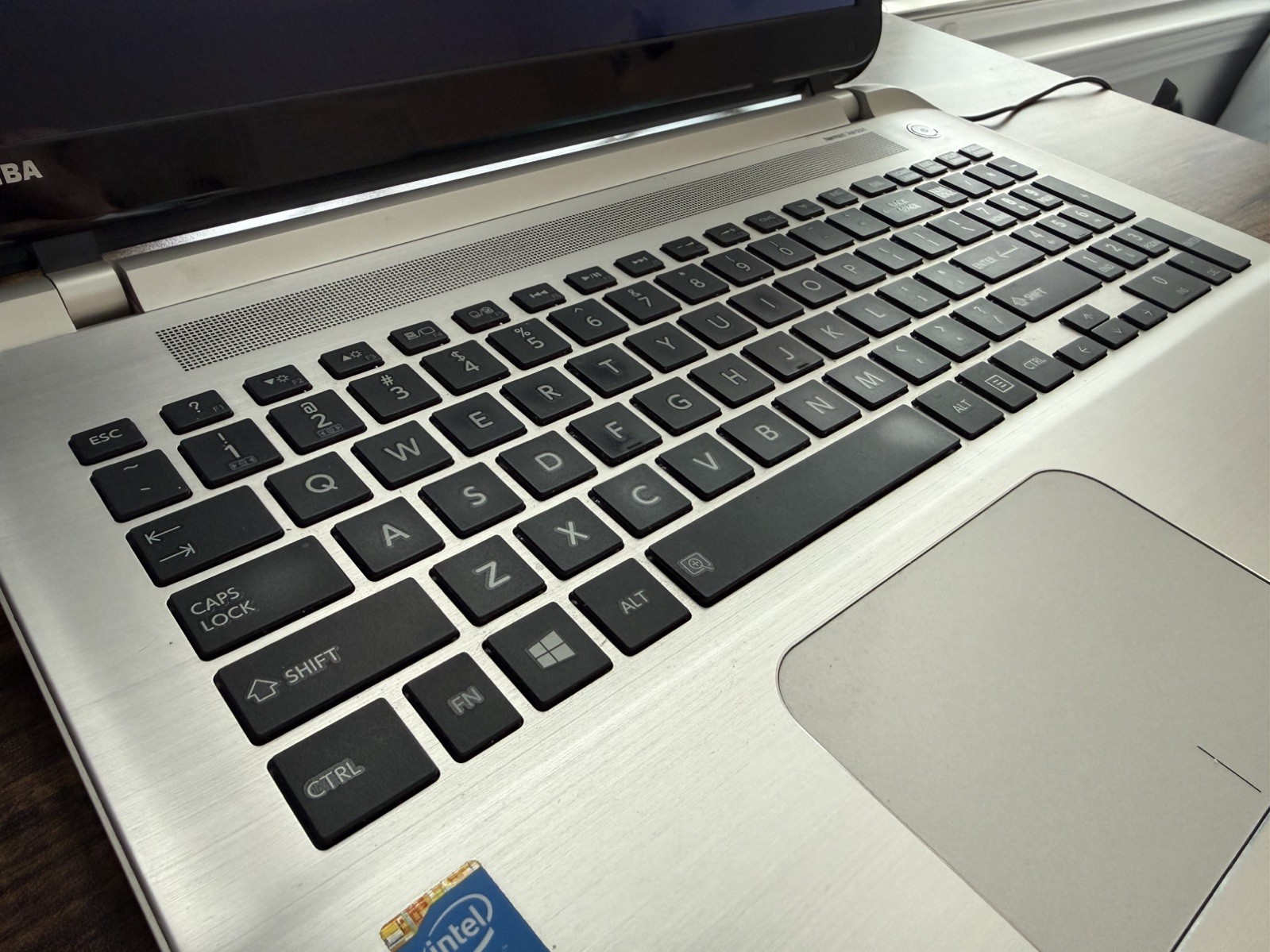 Toshiba Satellite S55-B5280 Laptop, intel i7 processor, harmon/kardon speakers