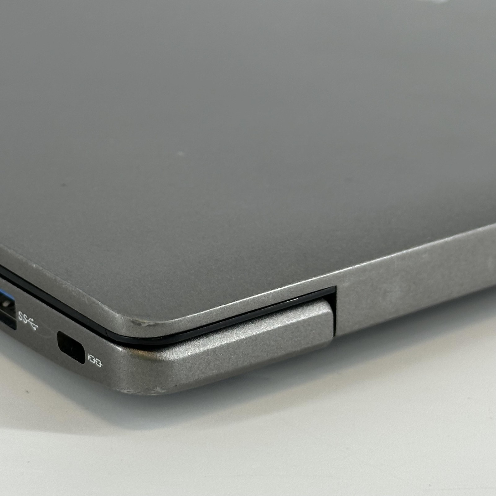 LG Gram 15 Gray FHD i5-1135G7 2.40GHz 16GB RAM 512GB SSD Split Frame