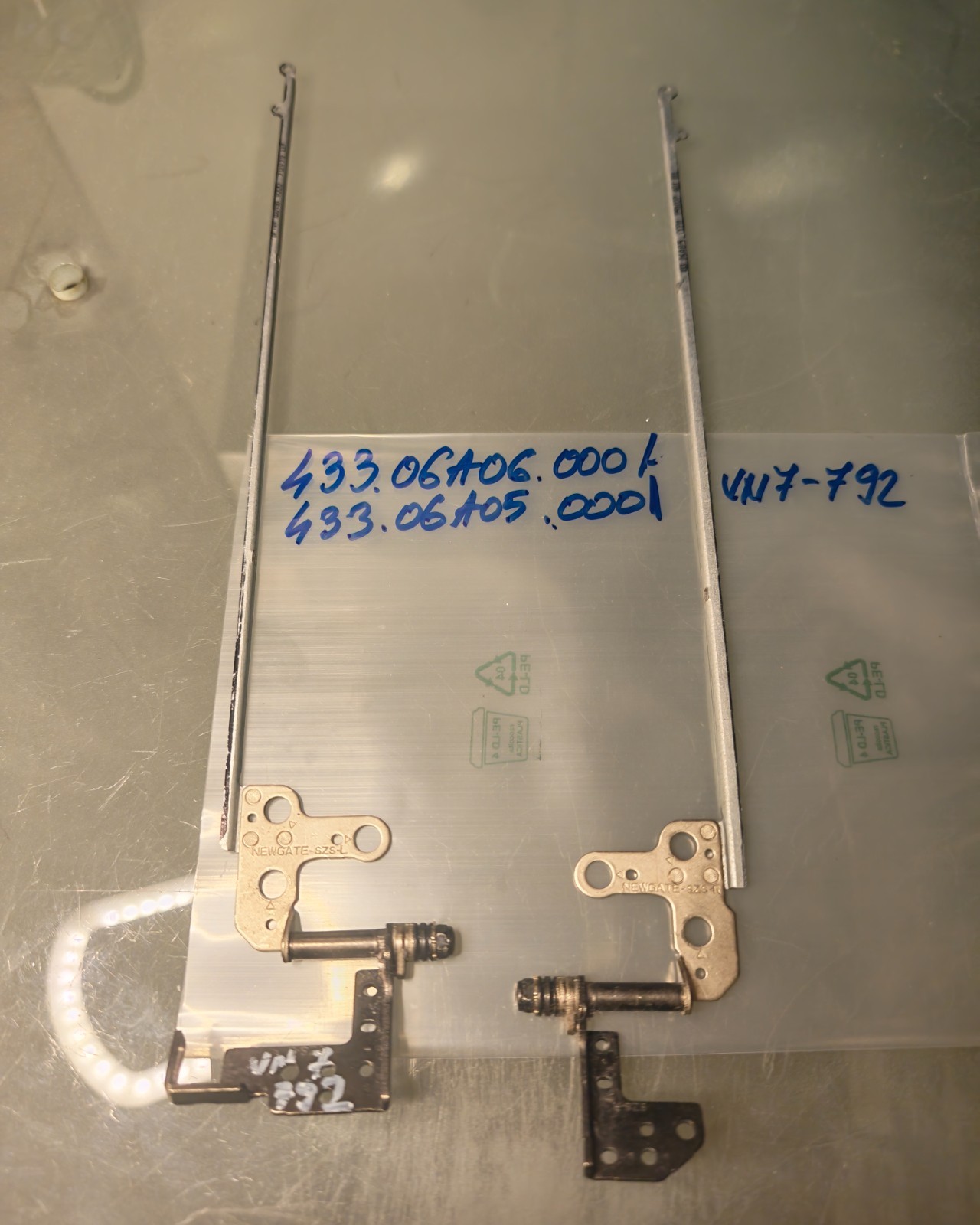 ACER V15 V17 VN7-792 NITRO HINGES HINGES 433.06A05.0001 433.06A06.0001 #