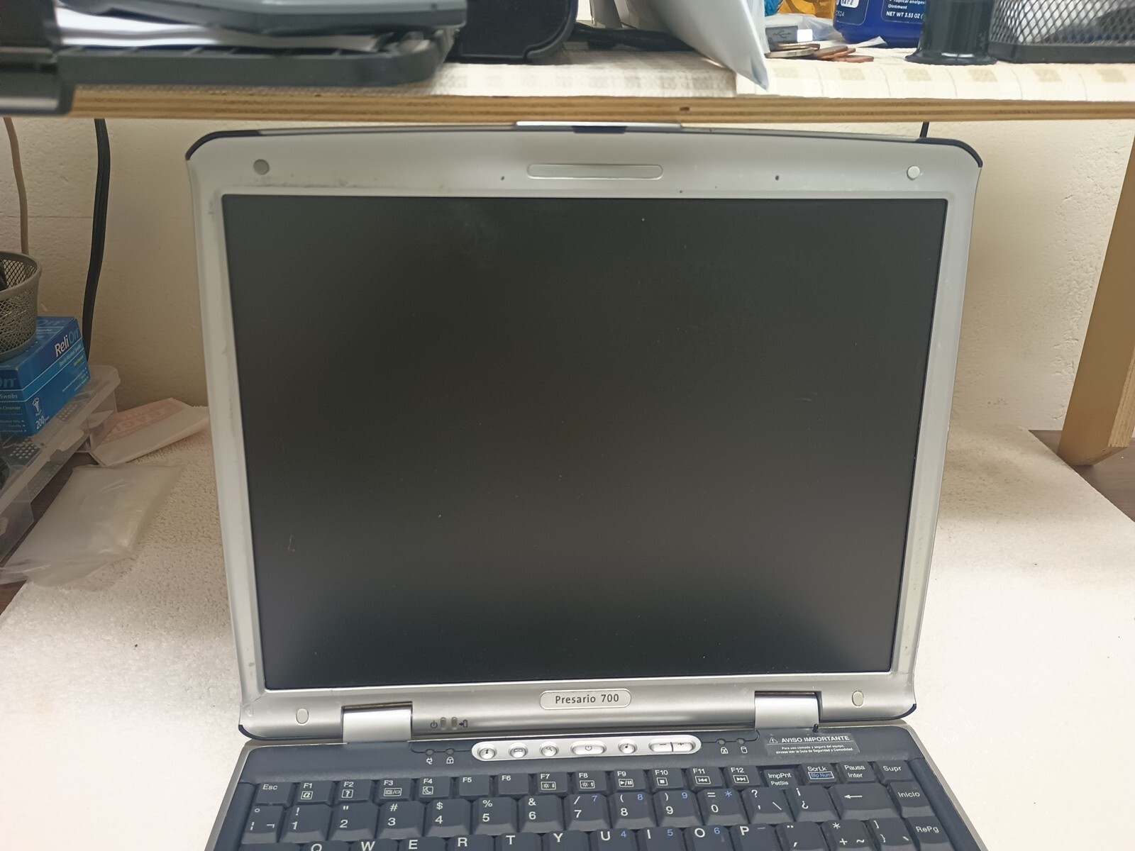 Compaq Presario 700 14.1 Inch Laptop CM2130 Model 725LA For Parts Or Repair