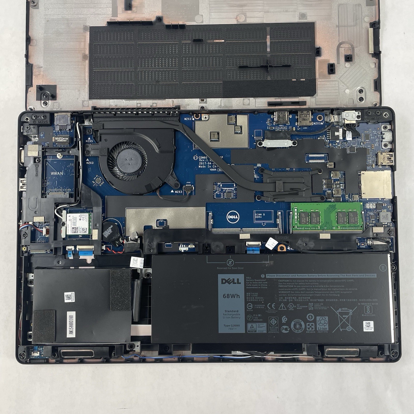 Dell Latitude 5580 15.6″ i5-7300U 2.60 GHz 8 GB RAM No SSD No OS