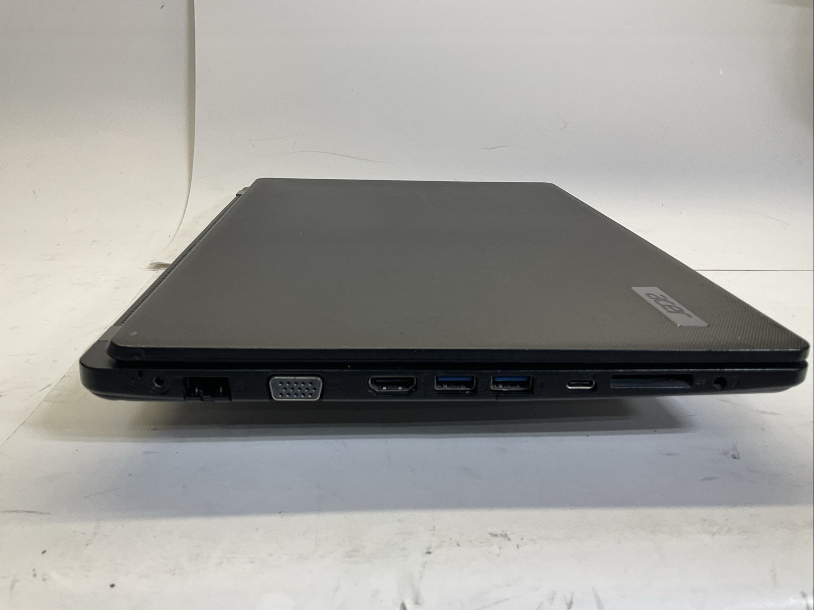 Acer TravelMate P214-52 Laptop/ i7-10th Gen/ 16GB RAM/ 256GB SSD/FHD/W11/(122F)