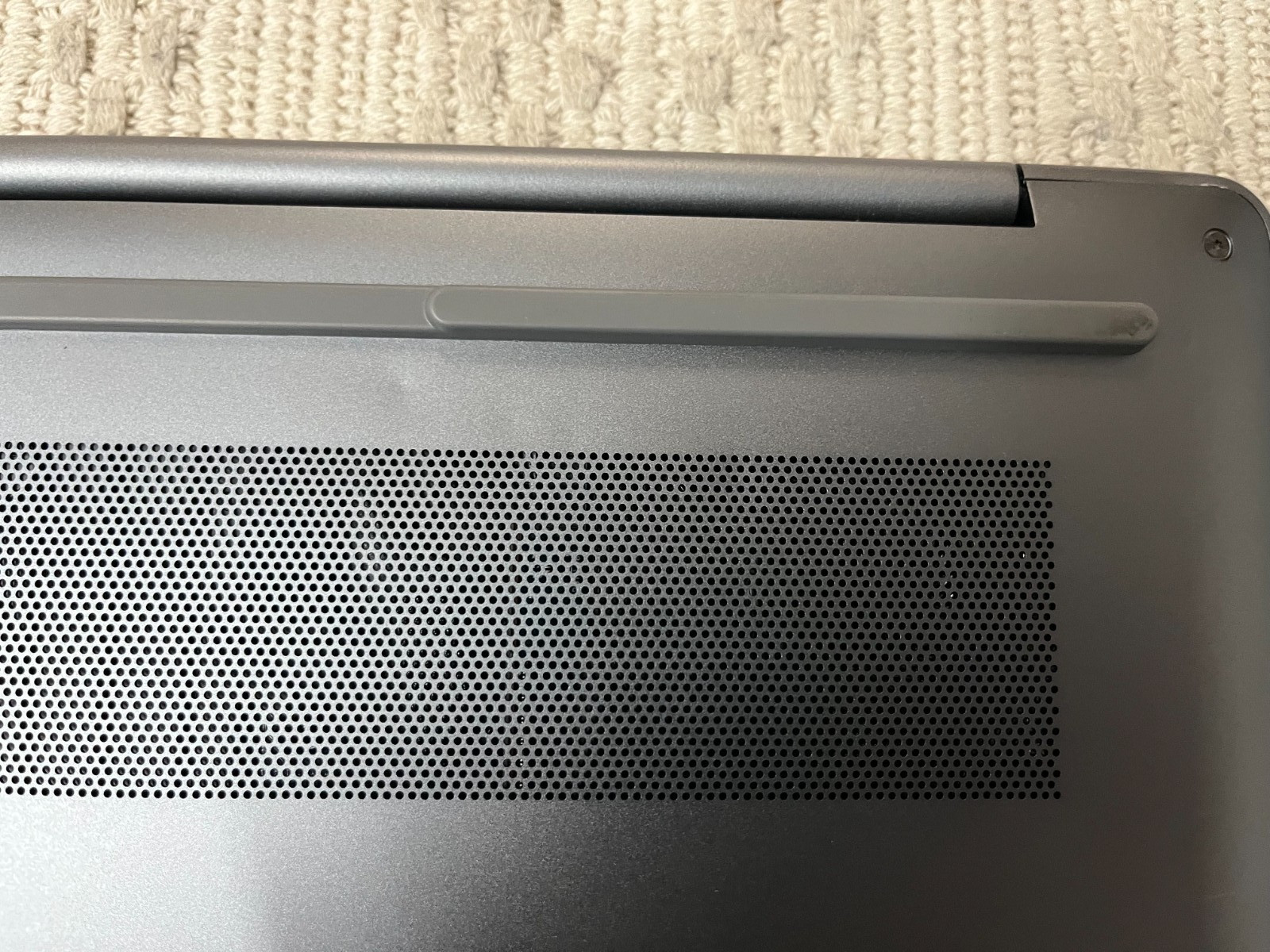 Lenovo Ideapad Slim 7i 14″ OLED Touch Laptop 7-155H 32GB 1TB 83D80003US
