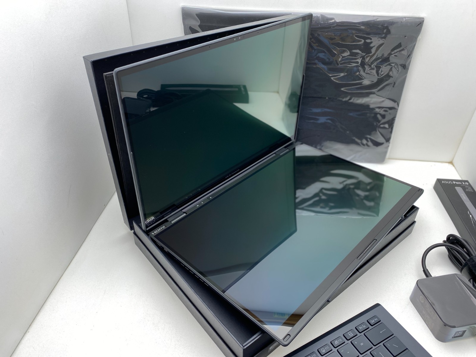 ASUS 14″ Zenbook Duo UX8406CA 32GB/1TB SSD 120Hz Dual Screen Touchscreen + Pen