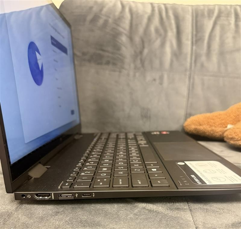 HP Envy x360 15m 15.6″ touch screen convertible Ryzen 5 4500U 8GB RAM 256GB SSD