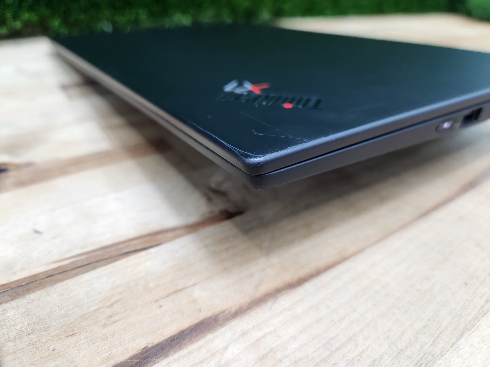 Lenovo ThinkPad X1 Carbon Gen 8 14″ QHD i7-10610U 16GB 256GB SSD Windows 11 Pro~