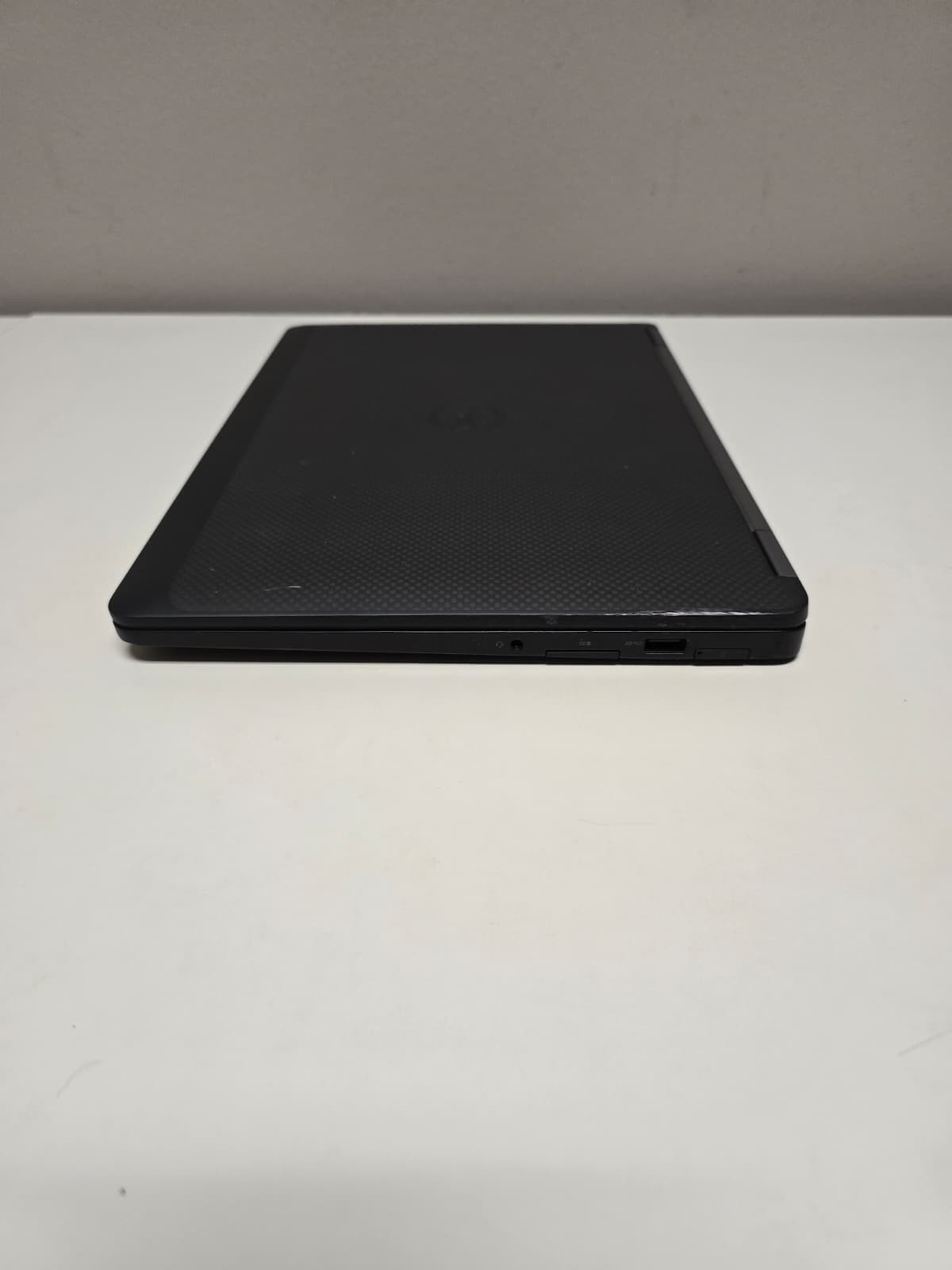 Dell Latitude E7470 TouchScreen QHD | i5 6th 16GB RAM 256GB SSD | Backlit Win 11