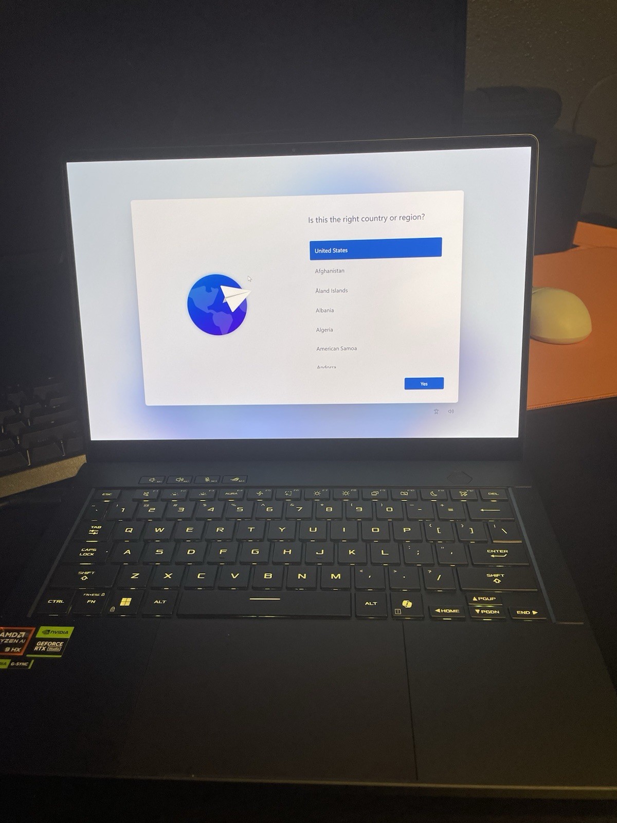 ASUS ROG ZEPHYRUS G14 [AMD HX370, 5070 ti, 1TB NVME, 32GB DDR5X RAM, OLED]