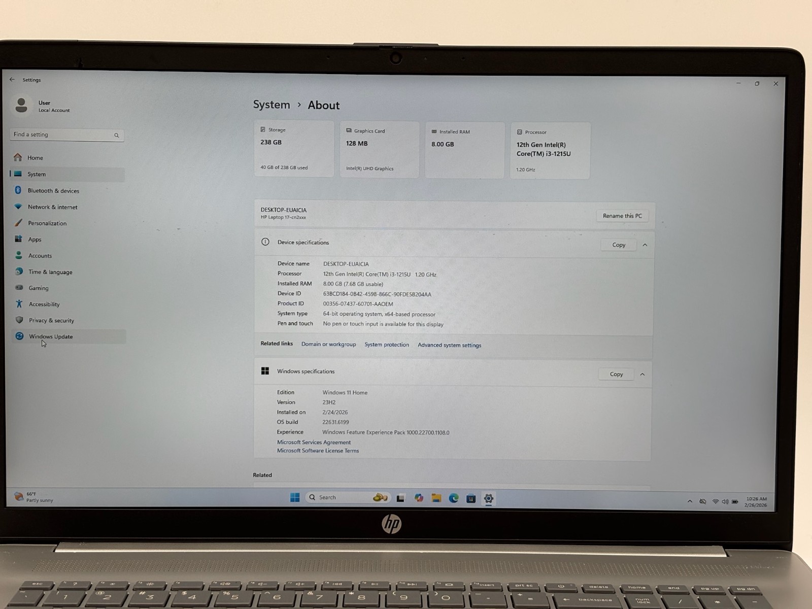 HP Laptop 17-cn2983dx 17.3″ 256 GB SSD 8 GB RAM i3-1215U Windows 11 Home