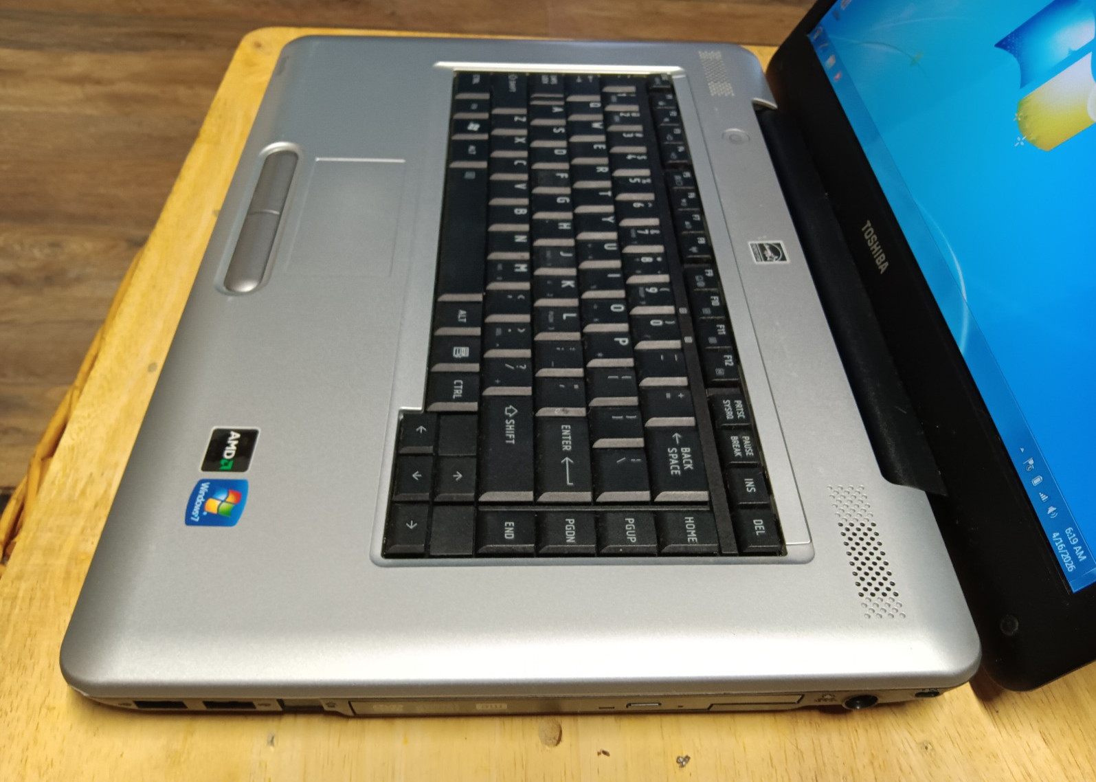 Toshiba L455D-S5976/AMD Turion RM-70 2.00ghz/4gb/750gb/Windows 7 Home/Vga/15.6