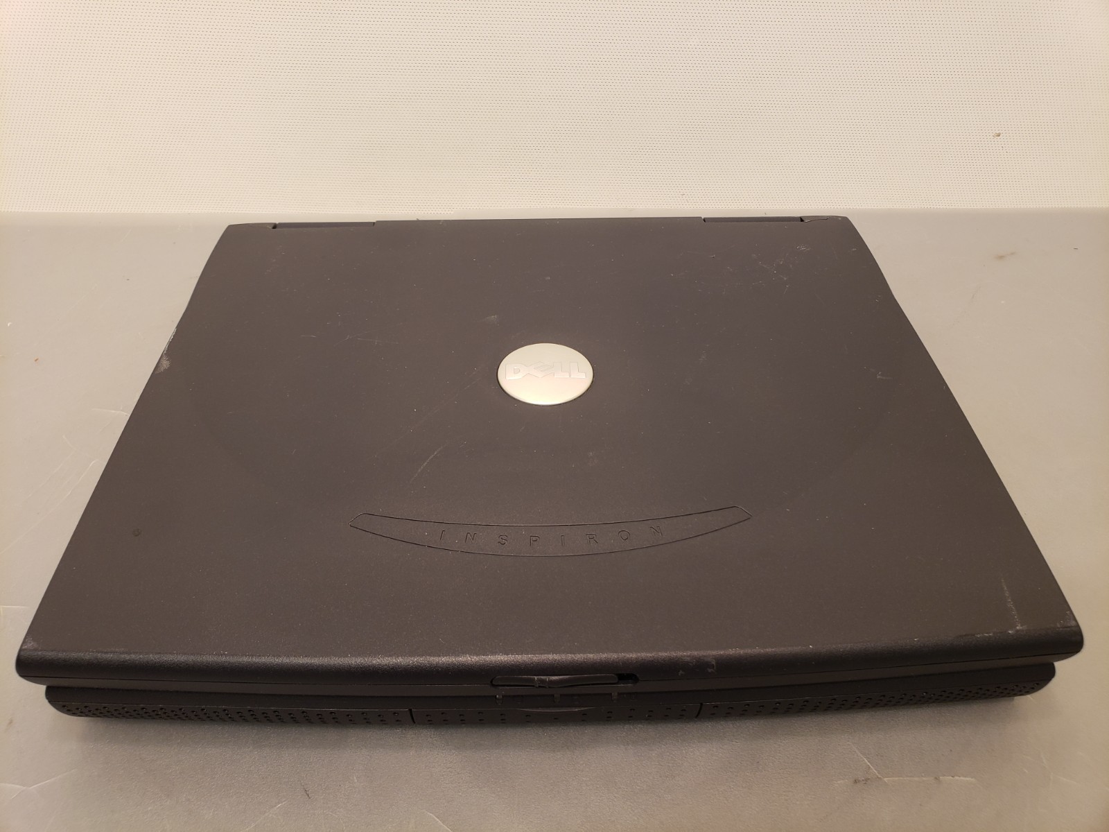 Vintage Dell Inspiron 2650 Intel Pentium 4 256MB 100GB Windows XP Laptop 15″
