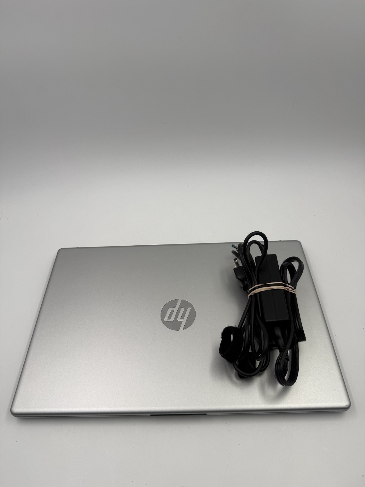 HP 15-FC0025DX 15.6″ Touch 8GB 512GB SSD AMD Ryzen 5 7520U 2.80GHz WIN11H