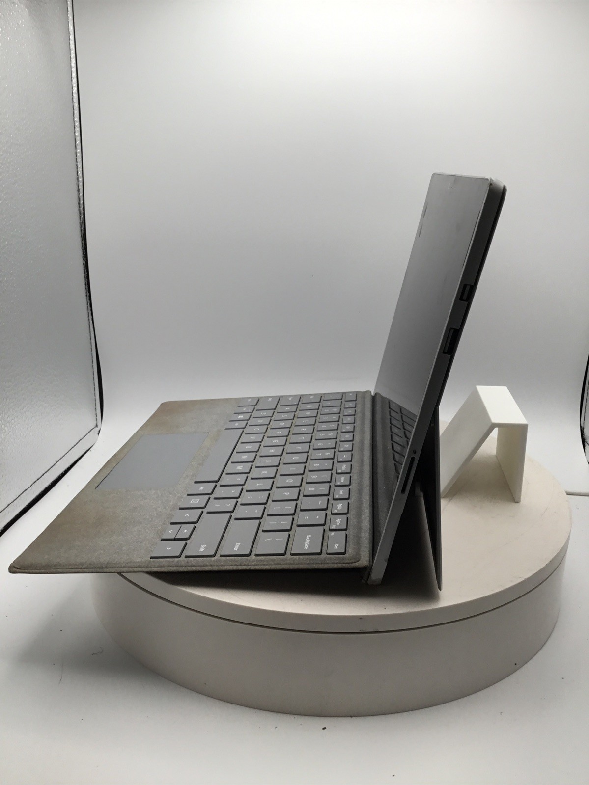 Microsoft Surface Pro 12.3″ 1796 Laptop i5-7300U 8GB RAM 128GB SSD W11Pro Used
