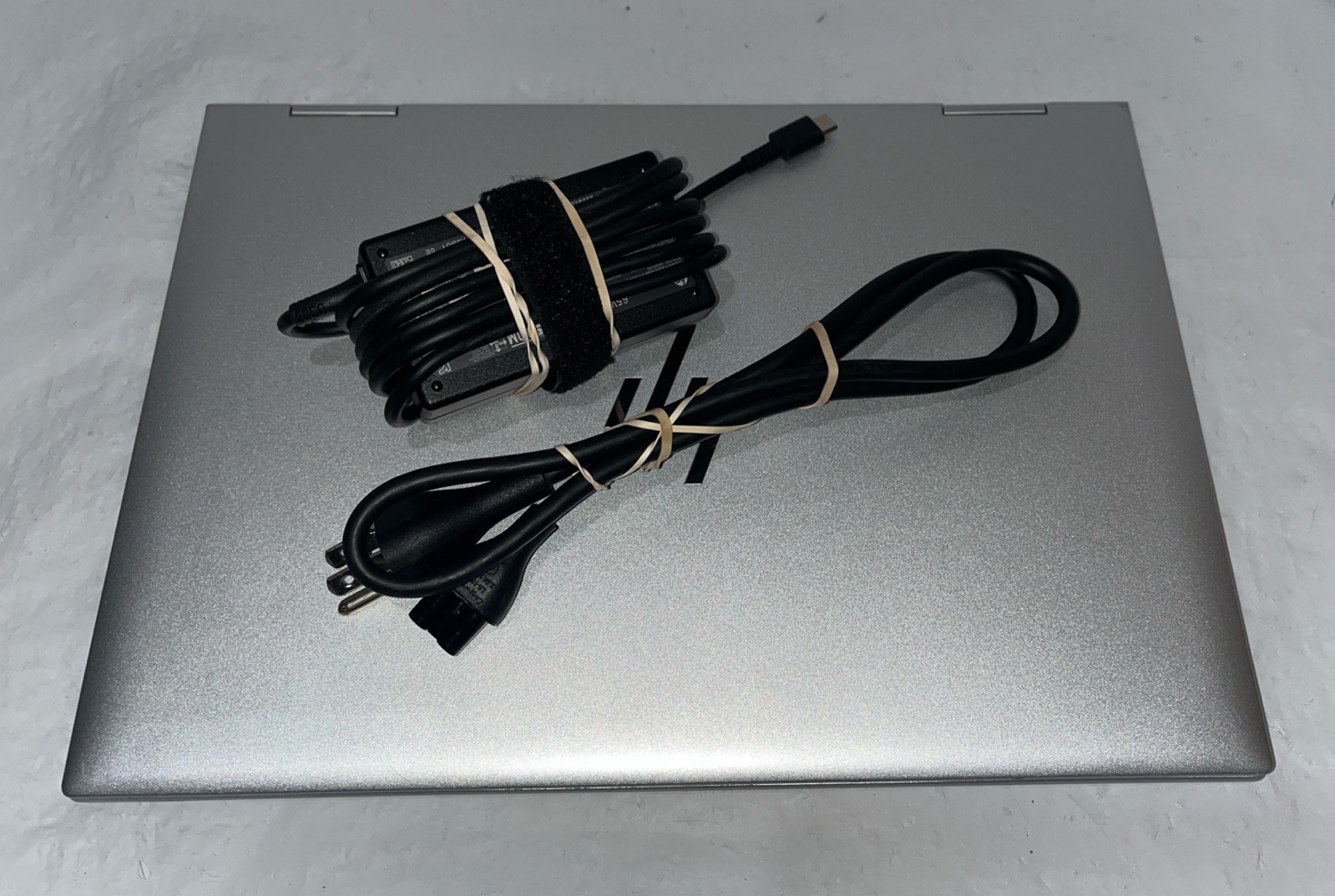 HP EliteBook x360 1040 G9 2-in-1 14″ i7-1255U@1.7GHz, 16GB RAM, 256GB M2 *READ*