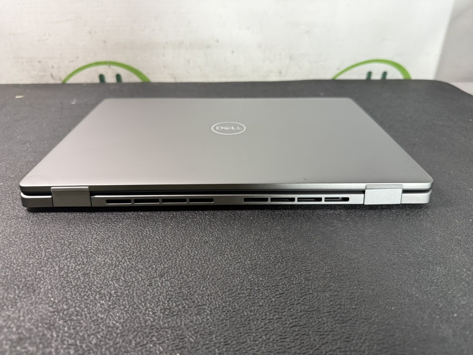 Dell Latitude 7450 14″ Ultra 7 155U 2.69GHz 16GB DDR5 512GB SSD W11 Pro