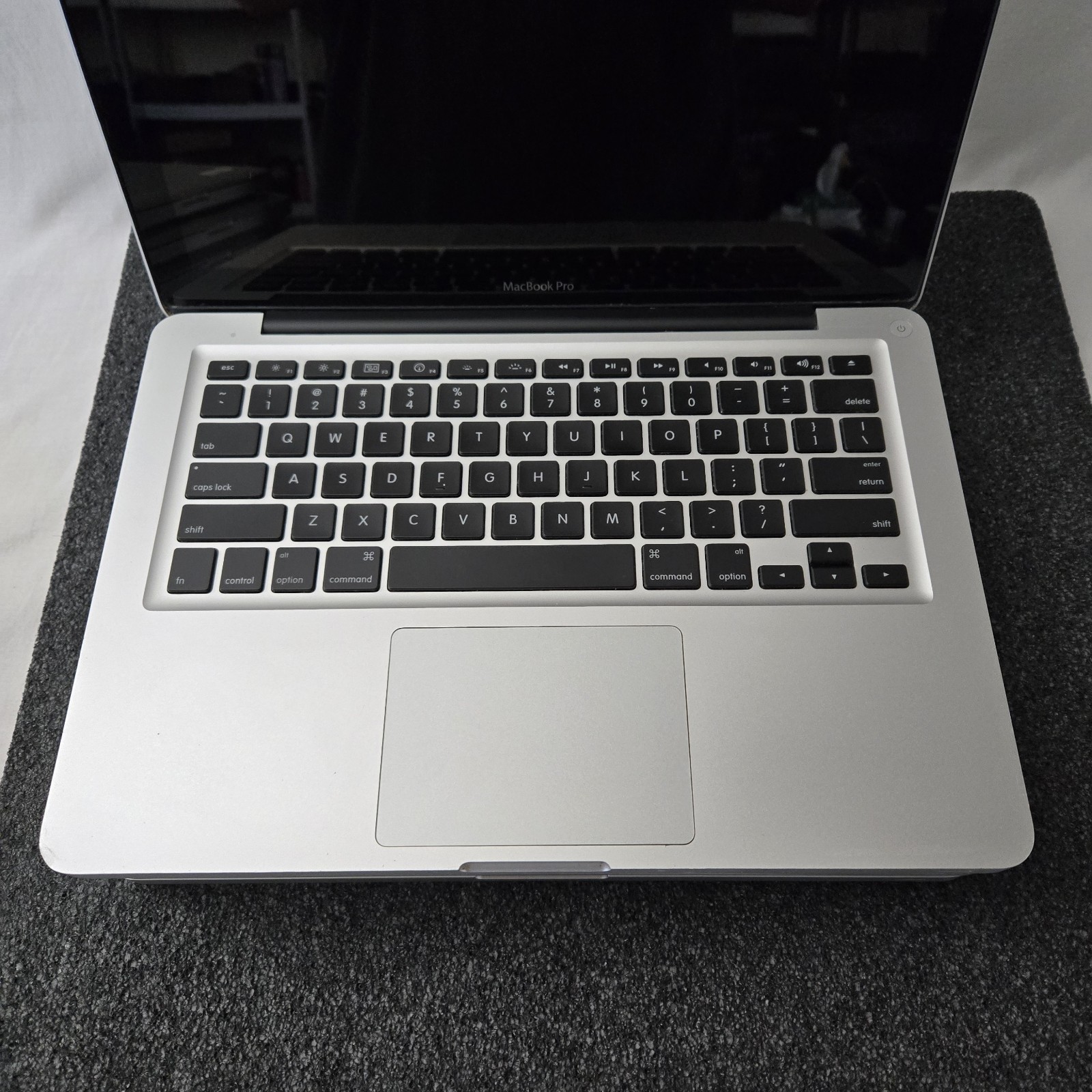 Lot of (7) Apple MacBook Pro A1278 intel i5 2.3 & 2.5 – Mixed Ram & HDD – PARTS