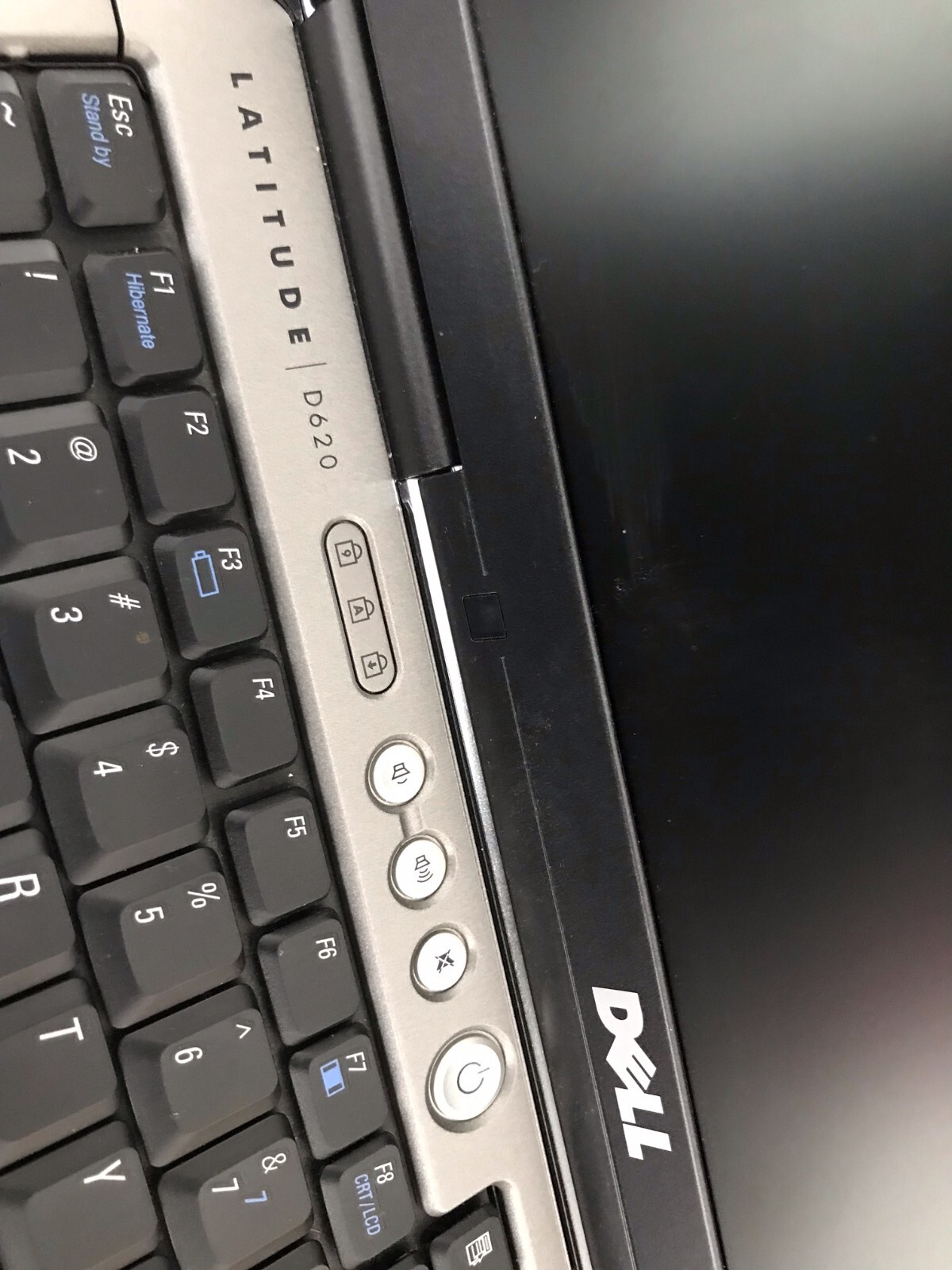 Dell Latitude D620 /CORE DUO/ 1.6 GHZ/ 2GB RAM/ 500gb HDD No Windows Pls Read