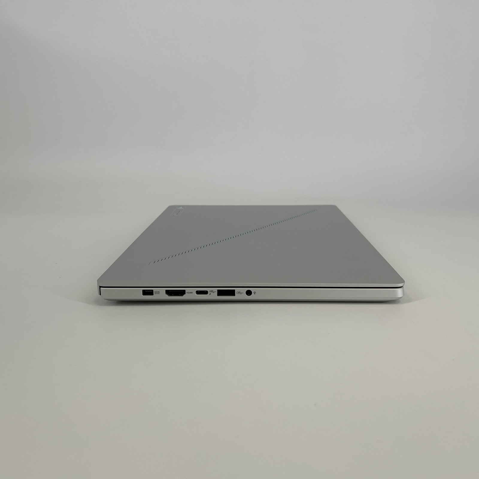 Asus ROG Zephyrus G14 GA403 120Hz QHD+ 4.0 GHz Ryzen 9 8945HS 32GB 1TB RTX 4070