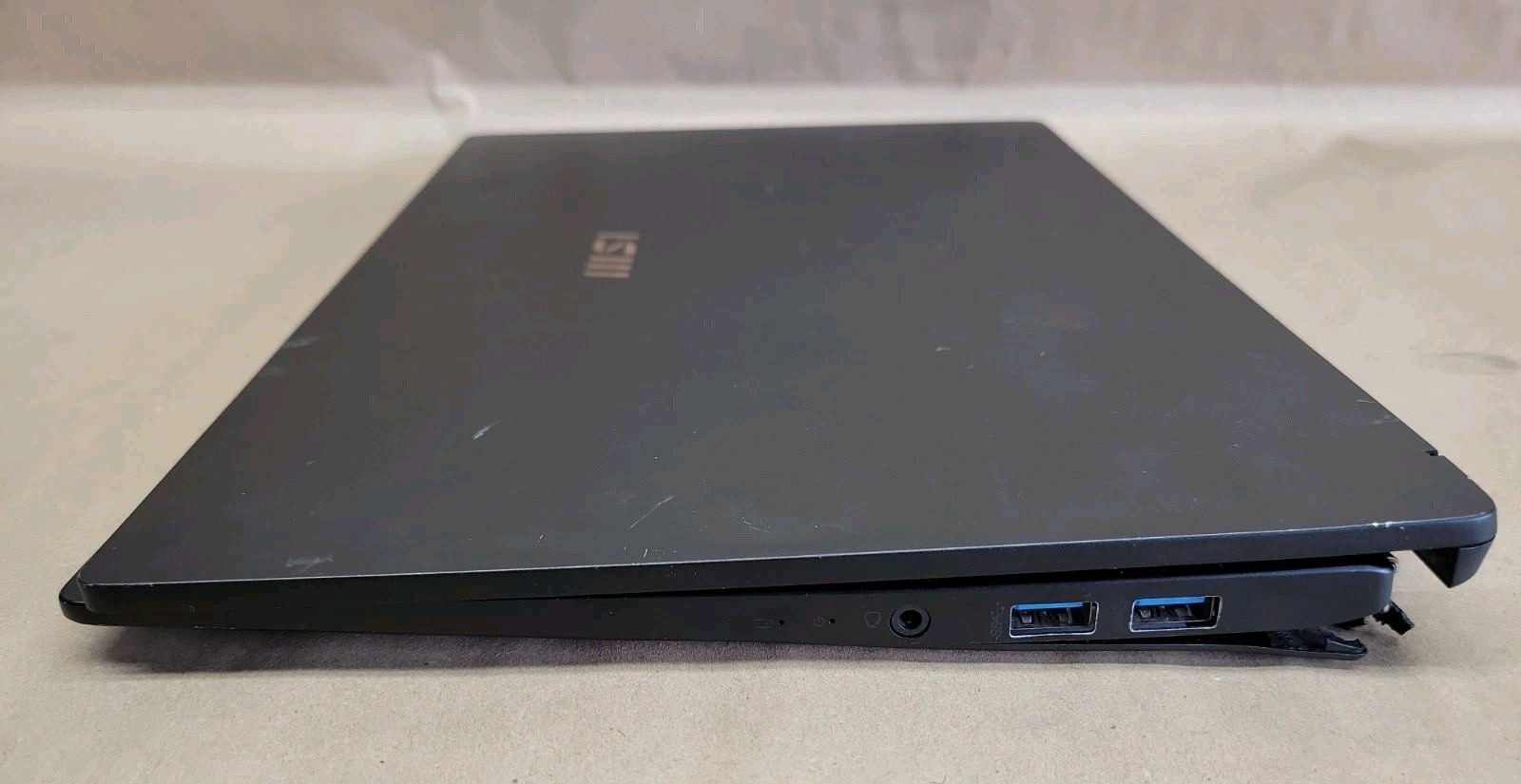 MSI Summit B14, Intel Core i5-1135G7 @ 2.4GHz, 8GB RAM, NO SSD, NO OS *READ*