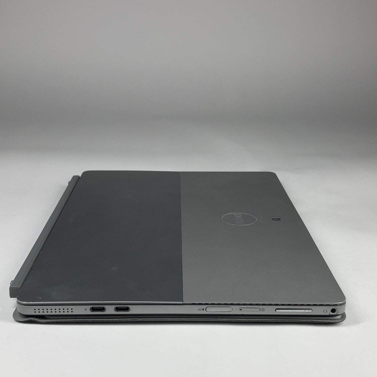 Dell Latitude 7210 2-in-1 12.3″ Core i5-10310U 1.7GHz 8GB RAM 256GB SSD WIN 11