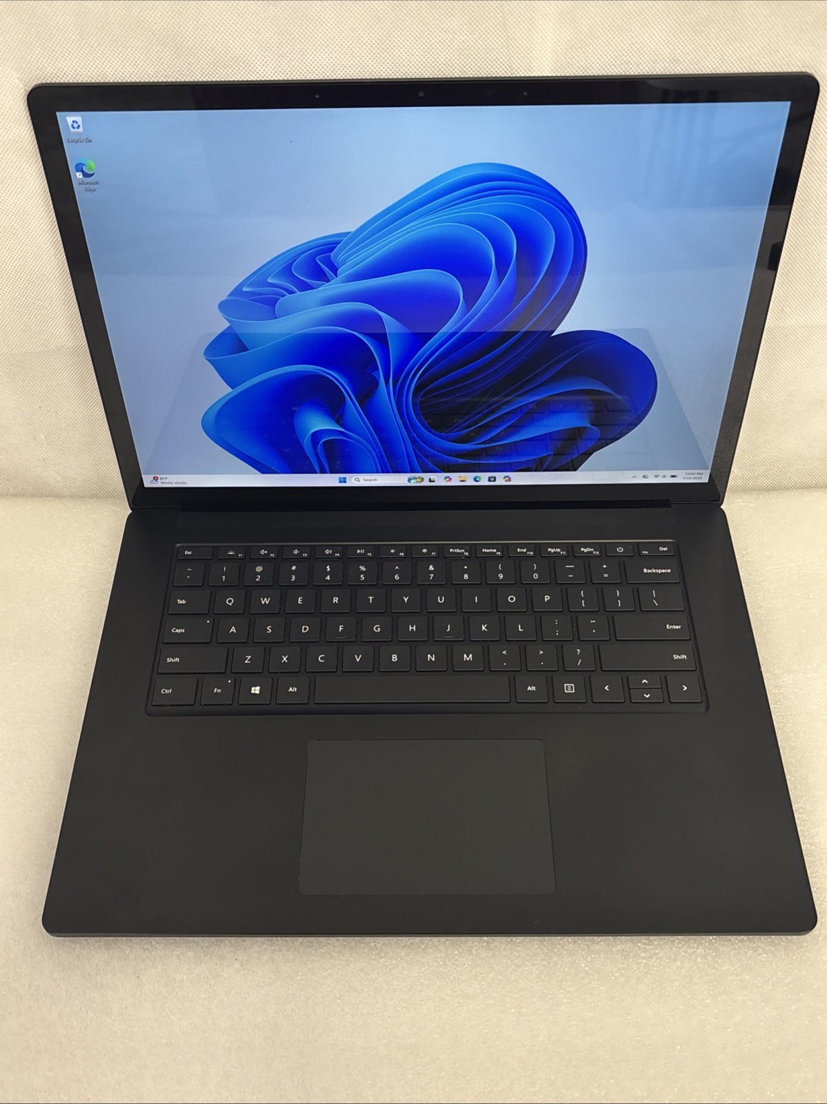 Microsoft Surface Laptop 3 15″ (128GB, Intel i5 10th Gen., 8GB Ram) – Black