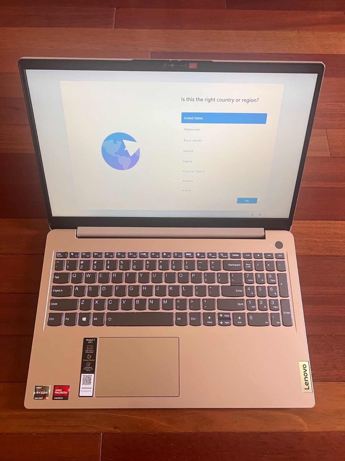Lenovo IdeaPad 3 15ALC6 15.6″ FHD AMD Ryzen™ 5 5500U 20GB RAM 1TB SSD W11H