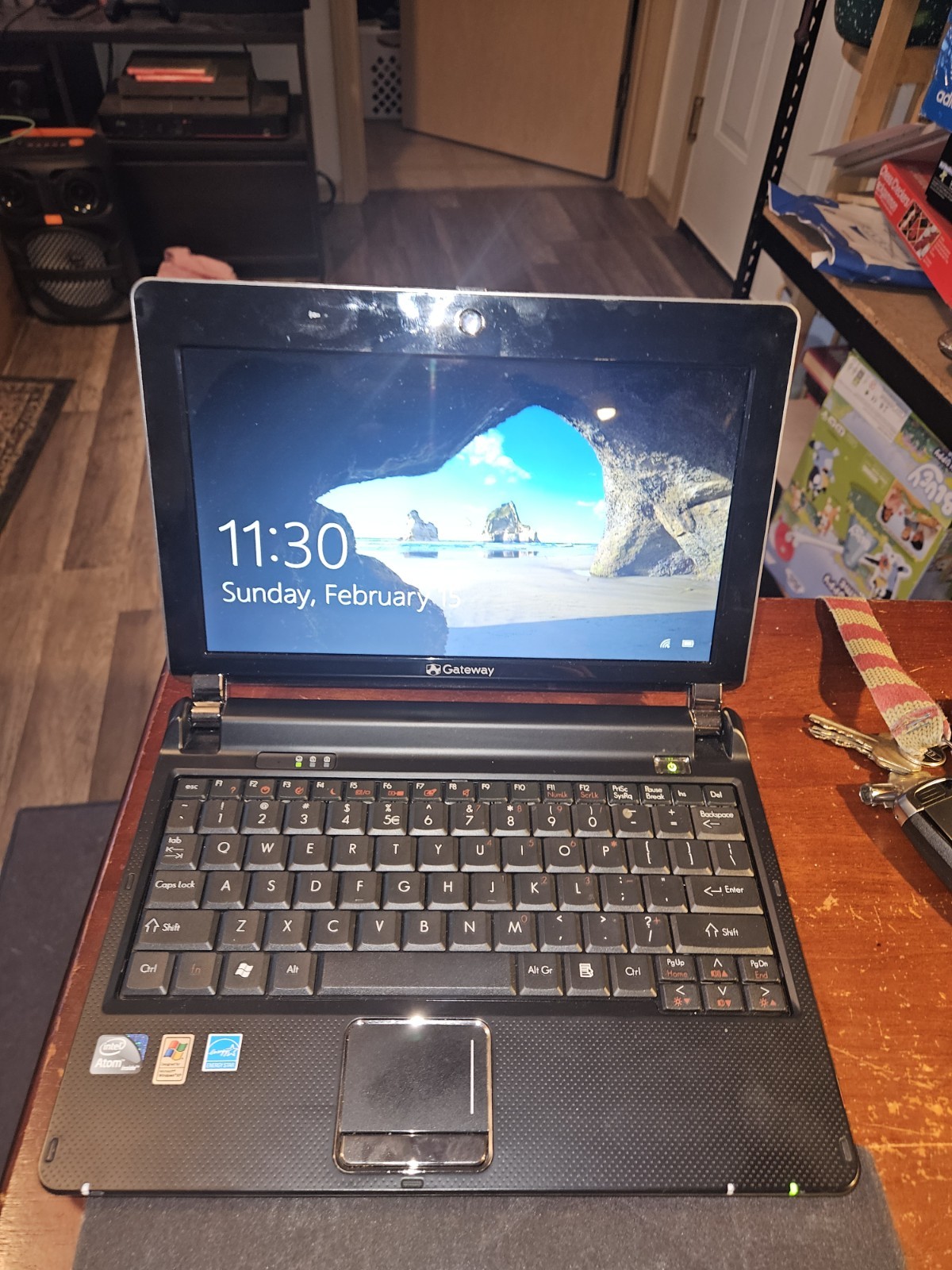 Gateway LT Series LT2022u Black Intel Atom N270(1.60 GHz) 10.1″ w/ cord & case