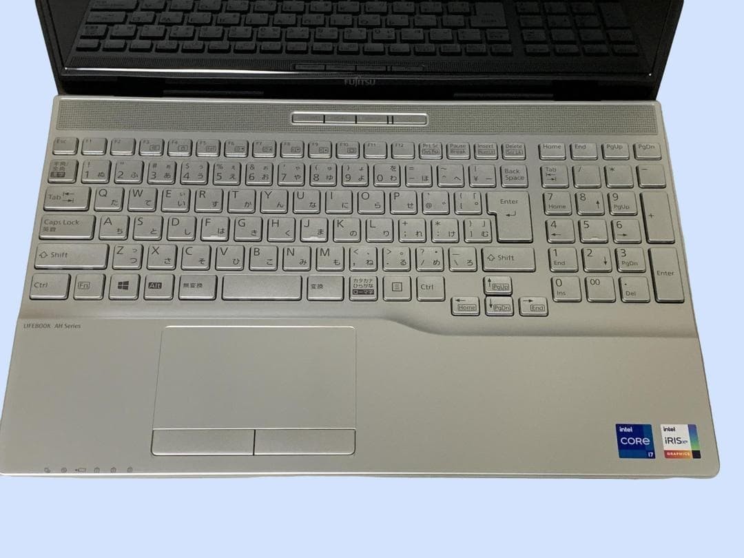 Fujitsu LIFEBOOK AH53/E3 Core i7-1165G7 SSD 512GB 8GB Windows 11 m66