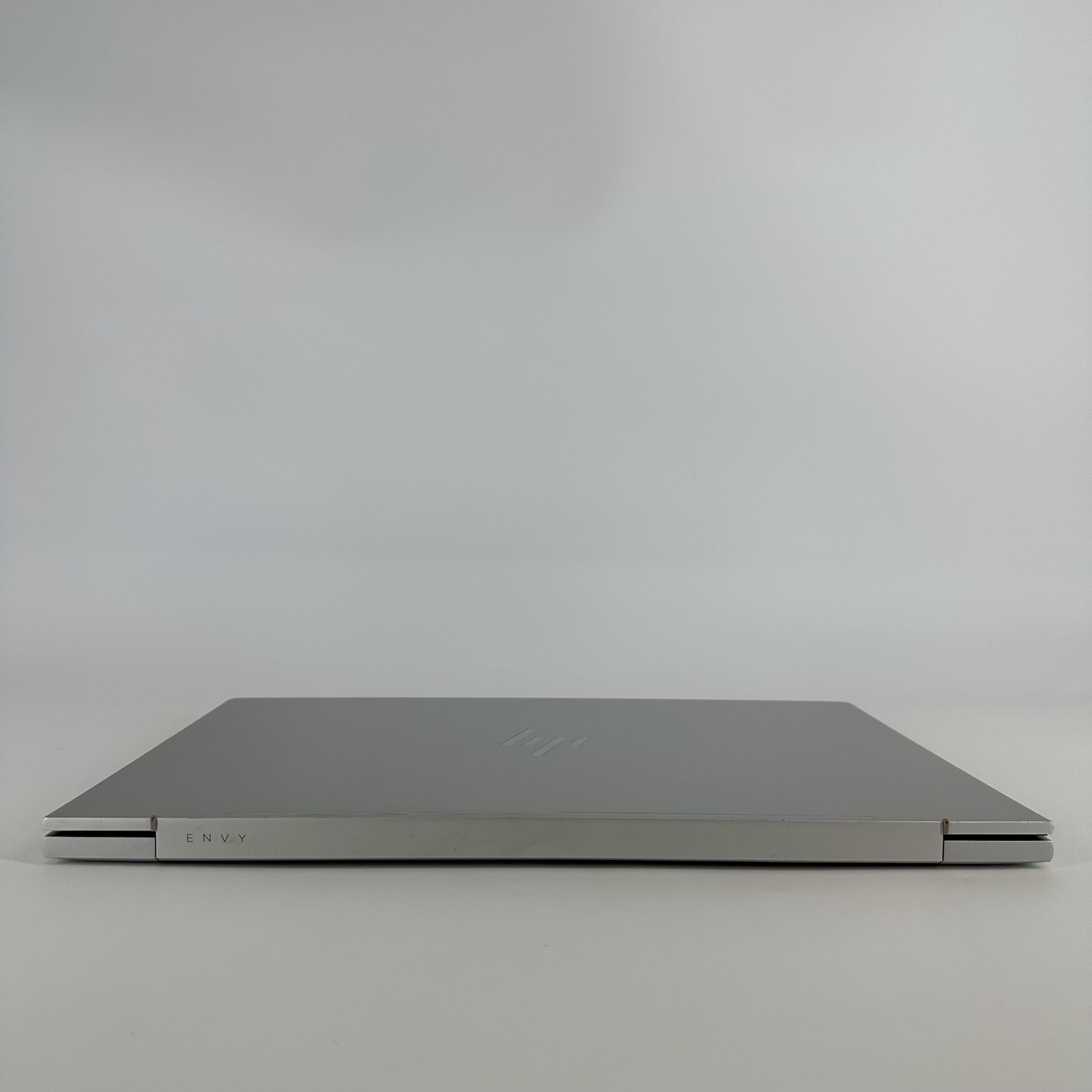 HP Envy 17 Silver FHD TOUCH 2.1 GHz i7-1260P 32GB RAM 1TB SSD Good