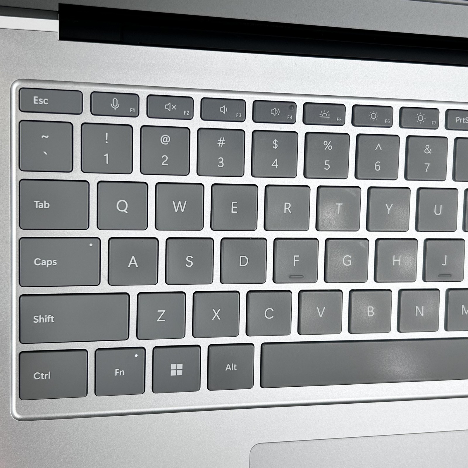 Microsoft Surface Laptop Studio 2 14.4 2K TOUCH i7-13700H 32GB 1TB SSD RTX 4050