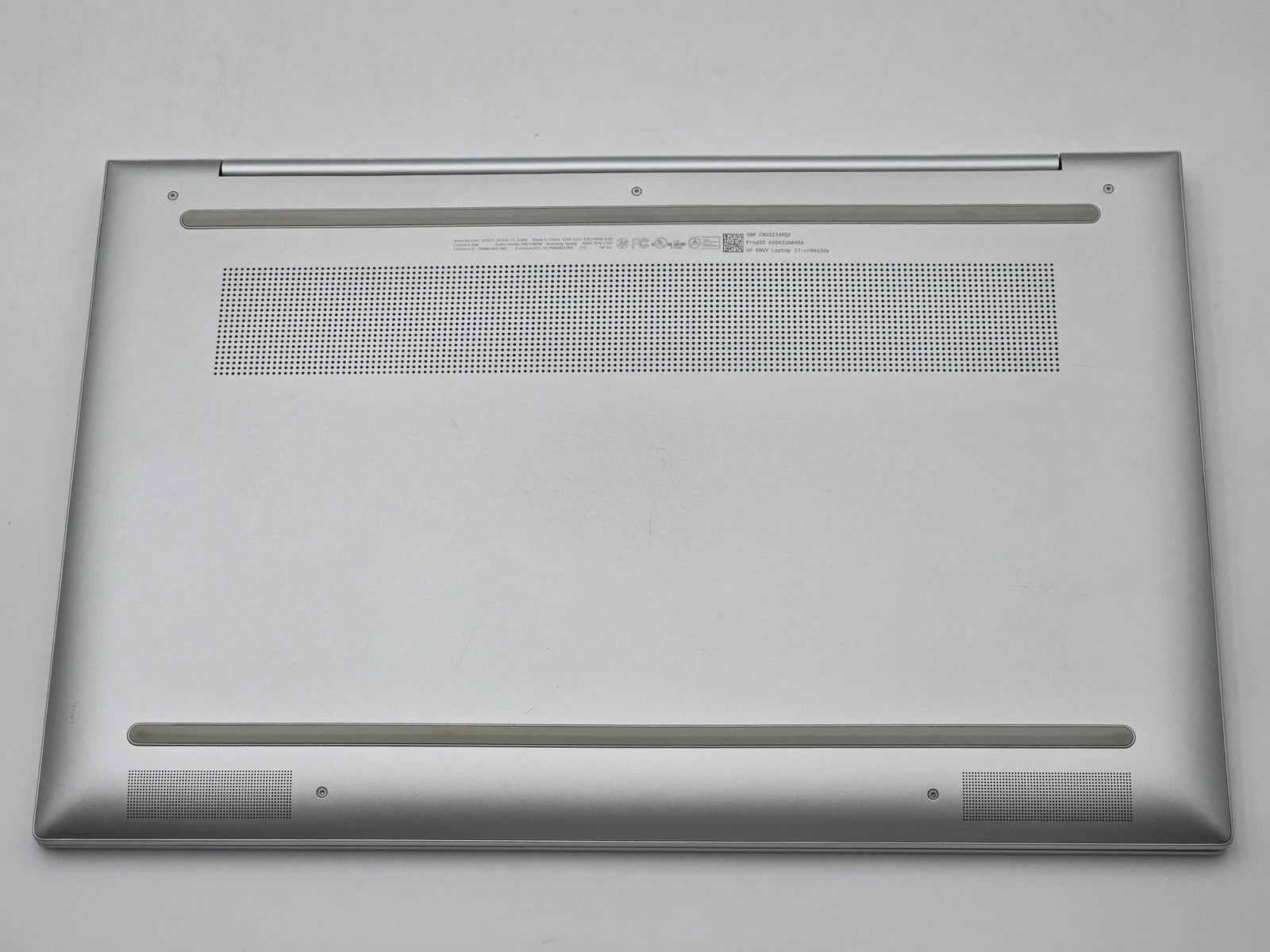 HP Envy Laptop 17-cr0013dx 17″ FHD Touch I7-1260P 512GB SSD 16GB W11 Webcam