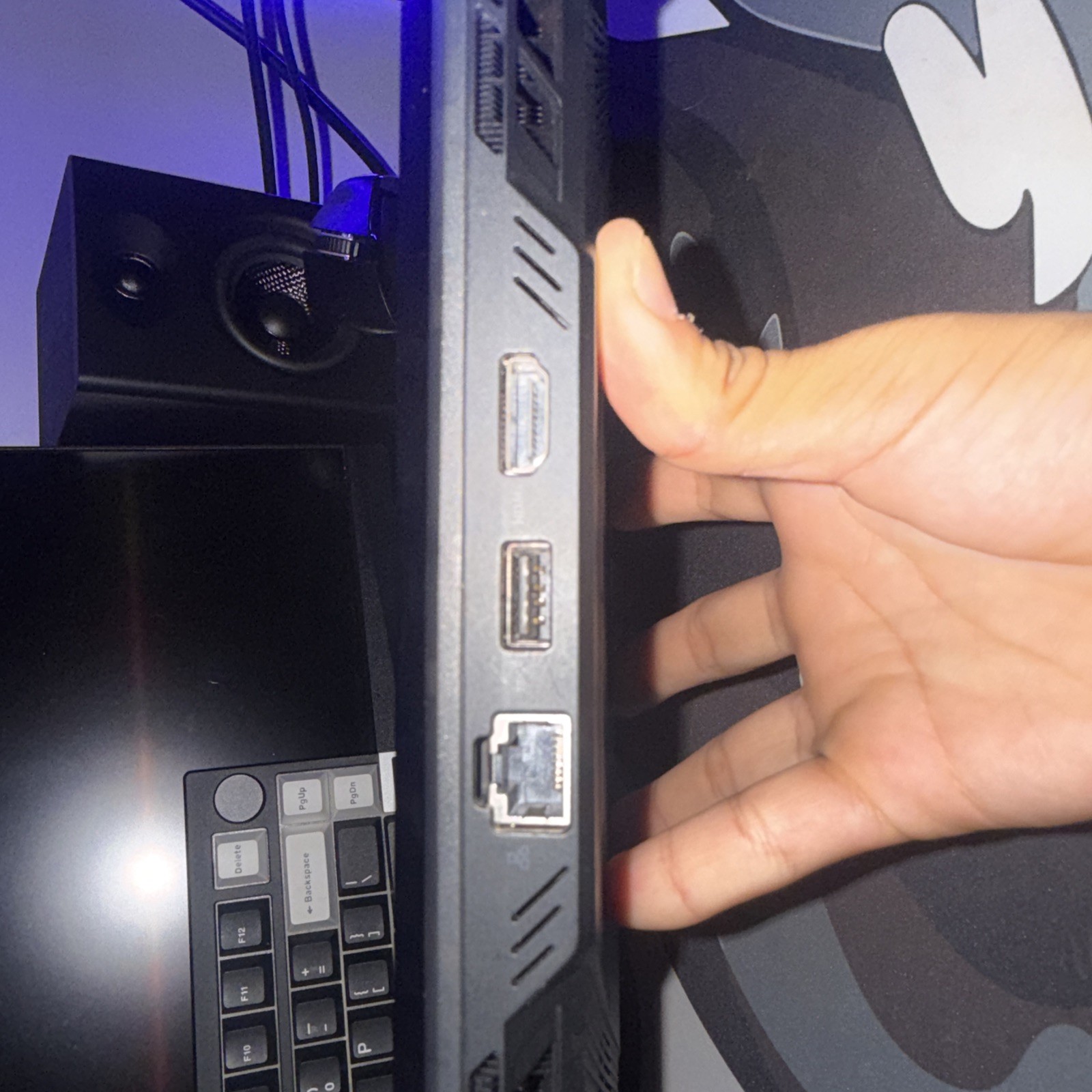 ASUS ROG Duo 16 2022 AMD Ryzen 9 6900HX with Radeon Graphics (CHARGER INCLUDED)