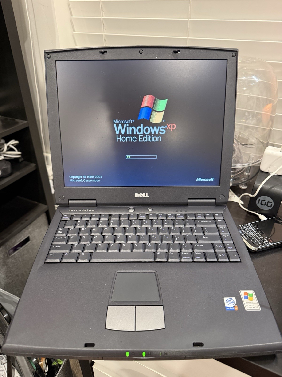 Dell Inspiron 2650 15in Pentium 4 1.80GHz 256MB Windows XP, Charger