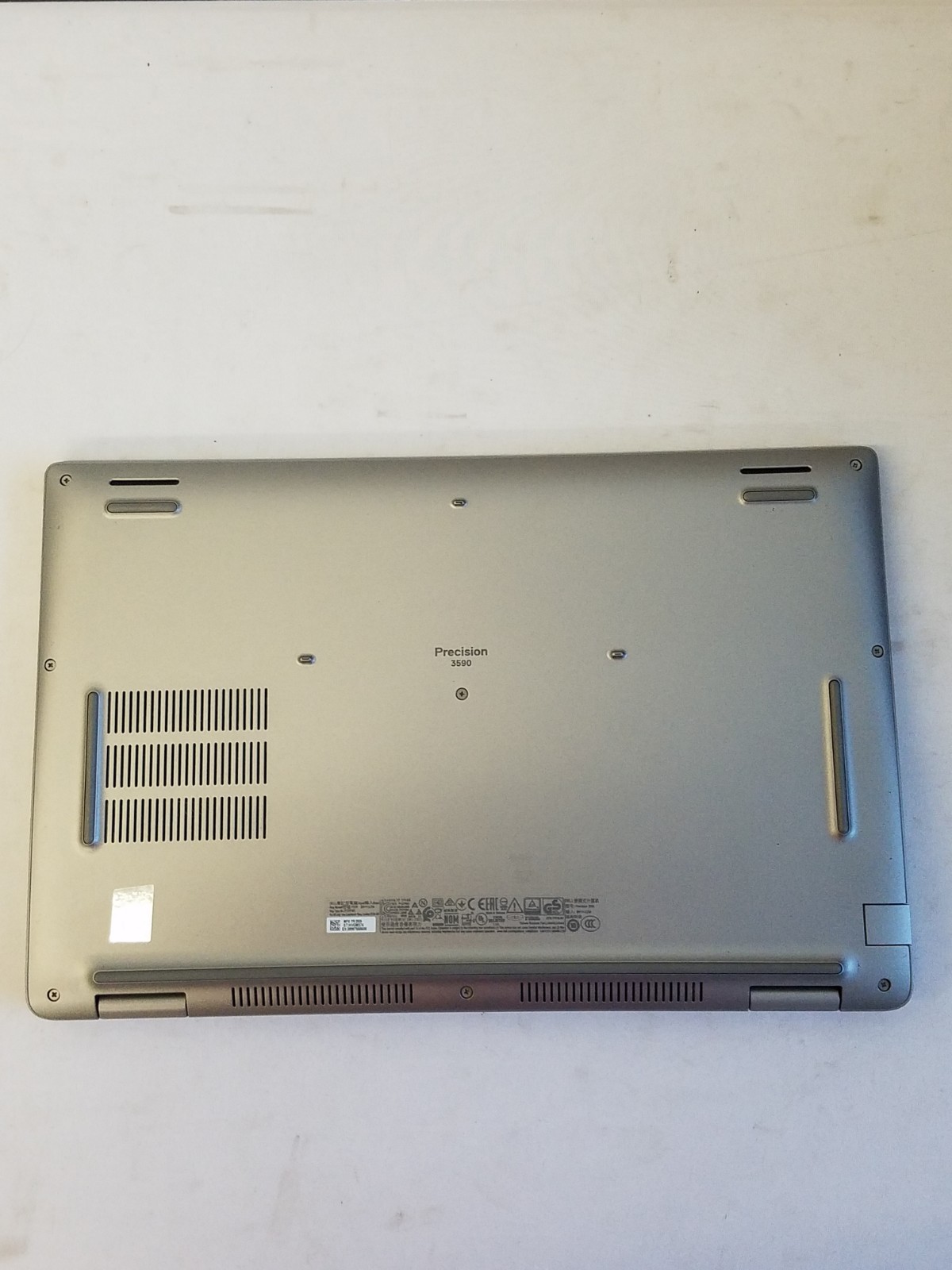 Dell Precision 3590 Laptop – Intel Ultra 5-135H 16GB RAM – 250GB SSD Windows 11